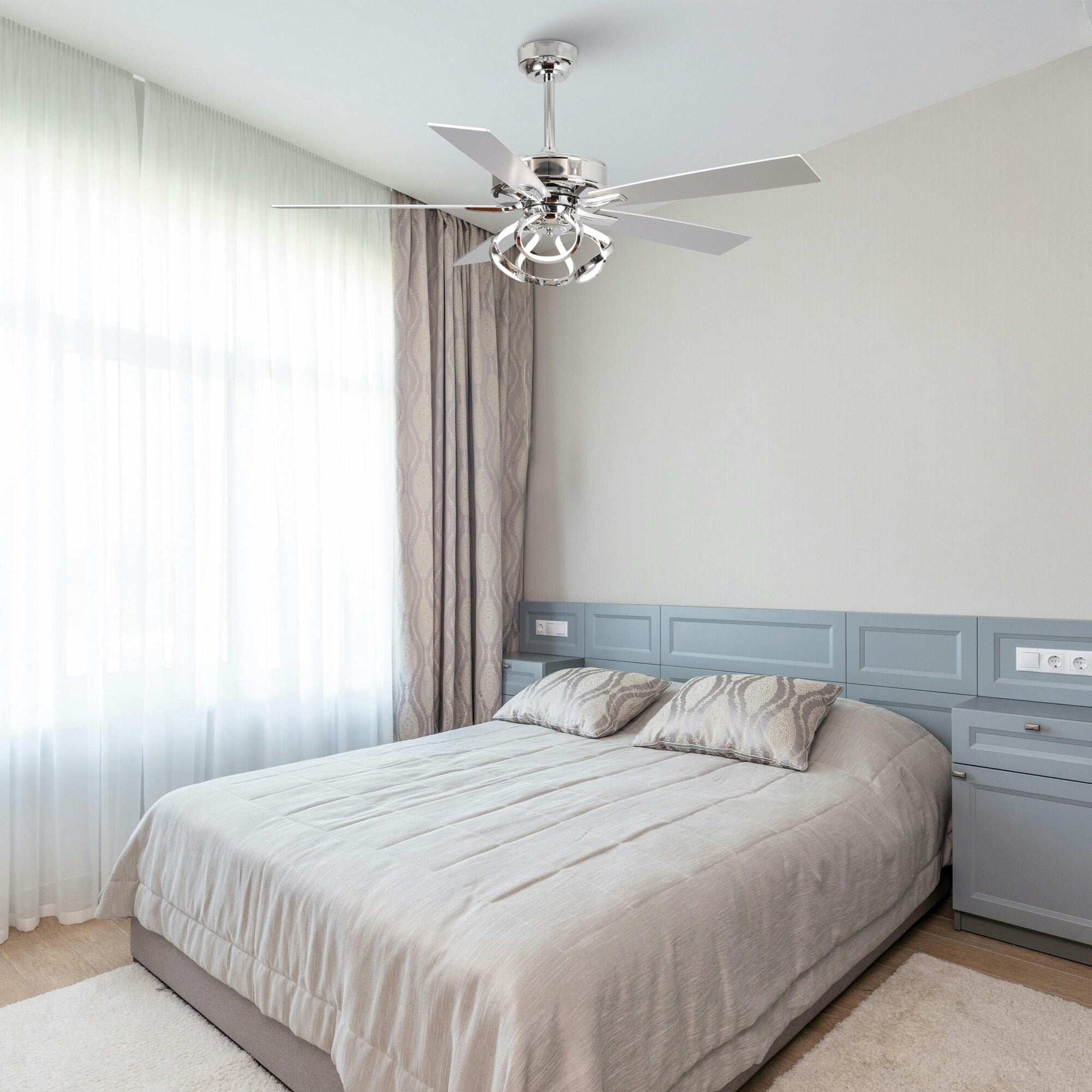 Ventilateur de plafond LED d'intérieur moderne chromé/noir à intensité variable avec lumière et télécommande