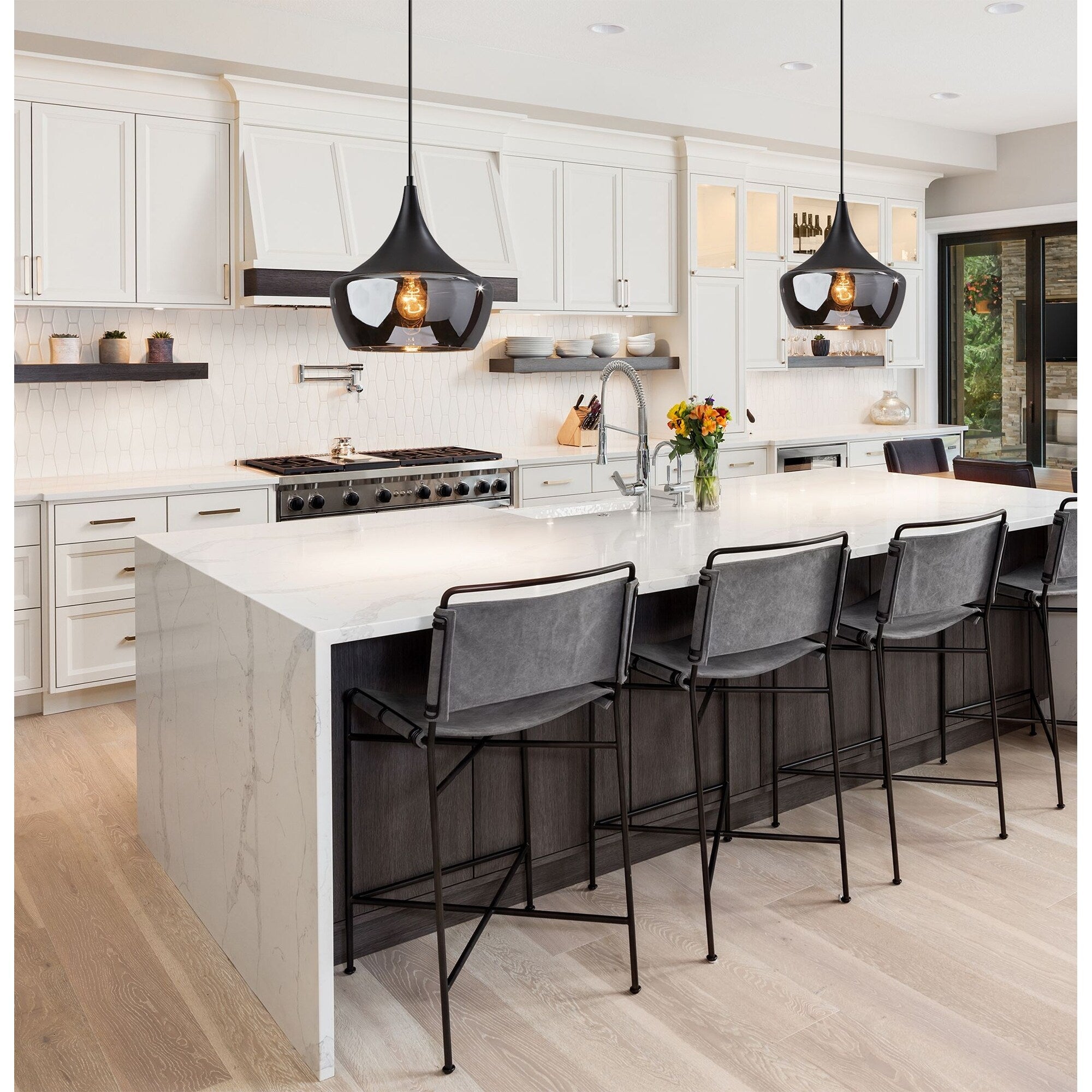 Lampe suspendue Eliza noire ou acier Adesso