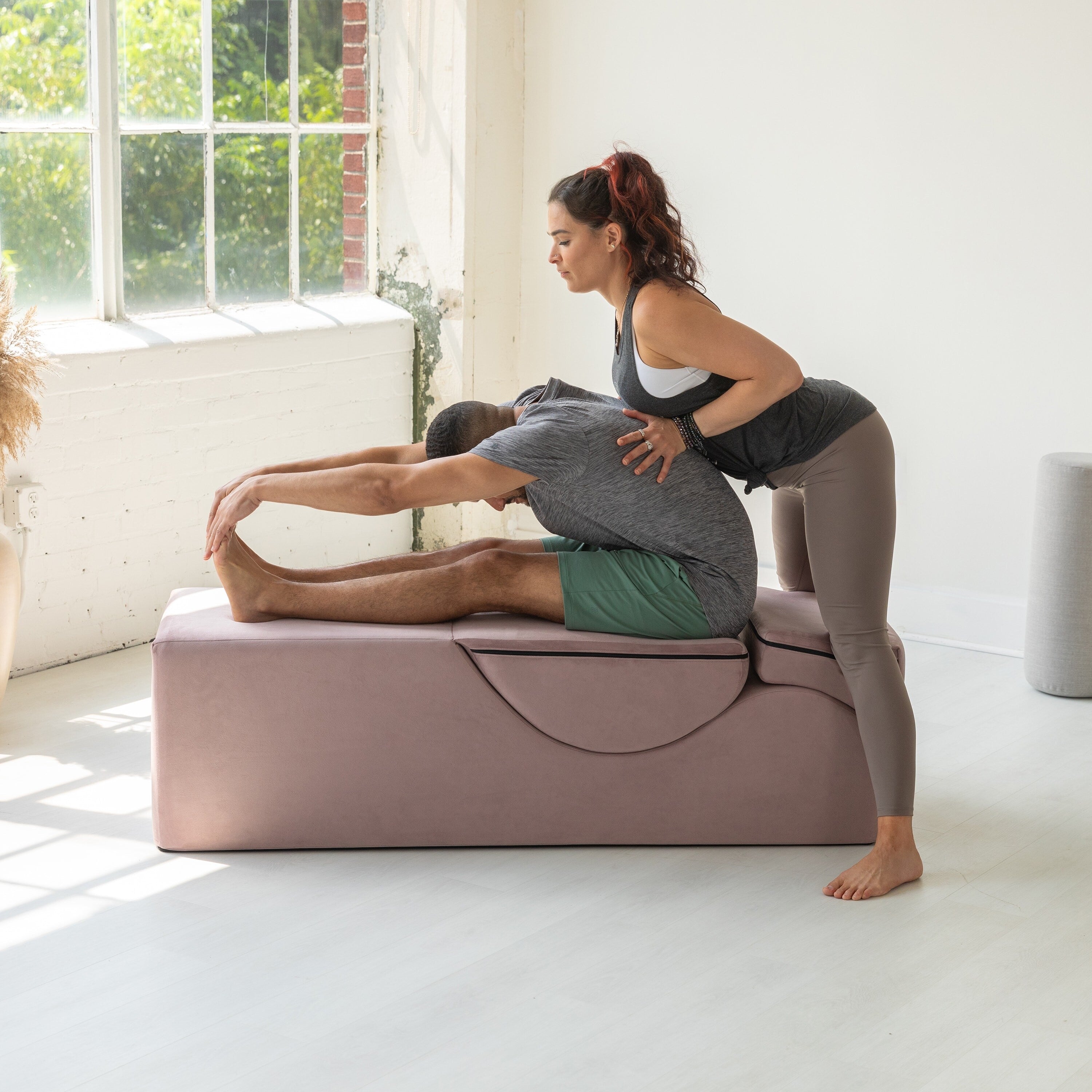 Chaise longue convertible Avana Kami / Yoga et massage - Ottomane 2 en 1 avec fauteuil de yoga pliable dissimulé, microvelours - N/A