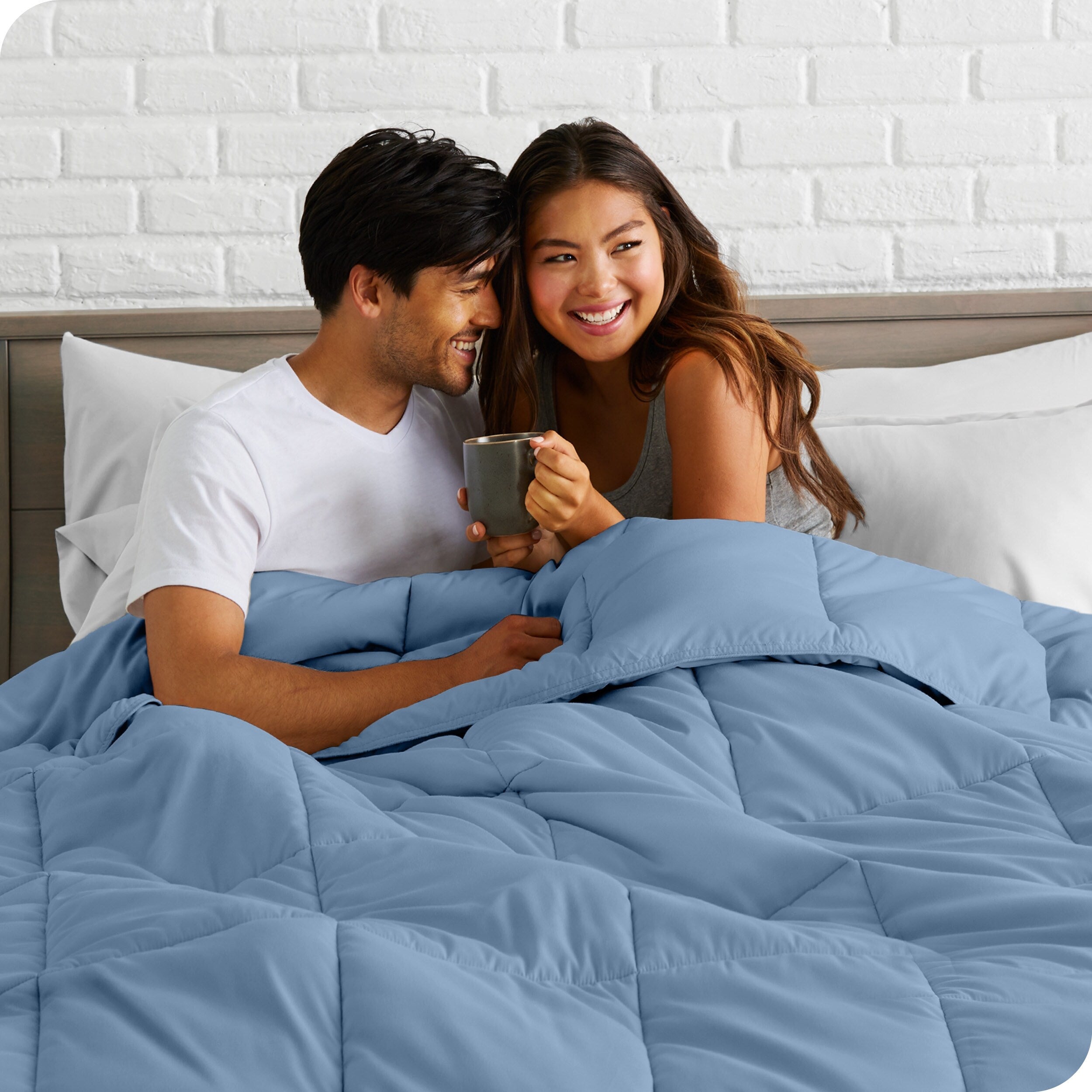 Ensemble de couette hypoallergénique en duvet alternatif Bare Home