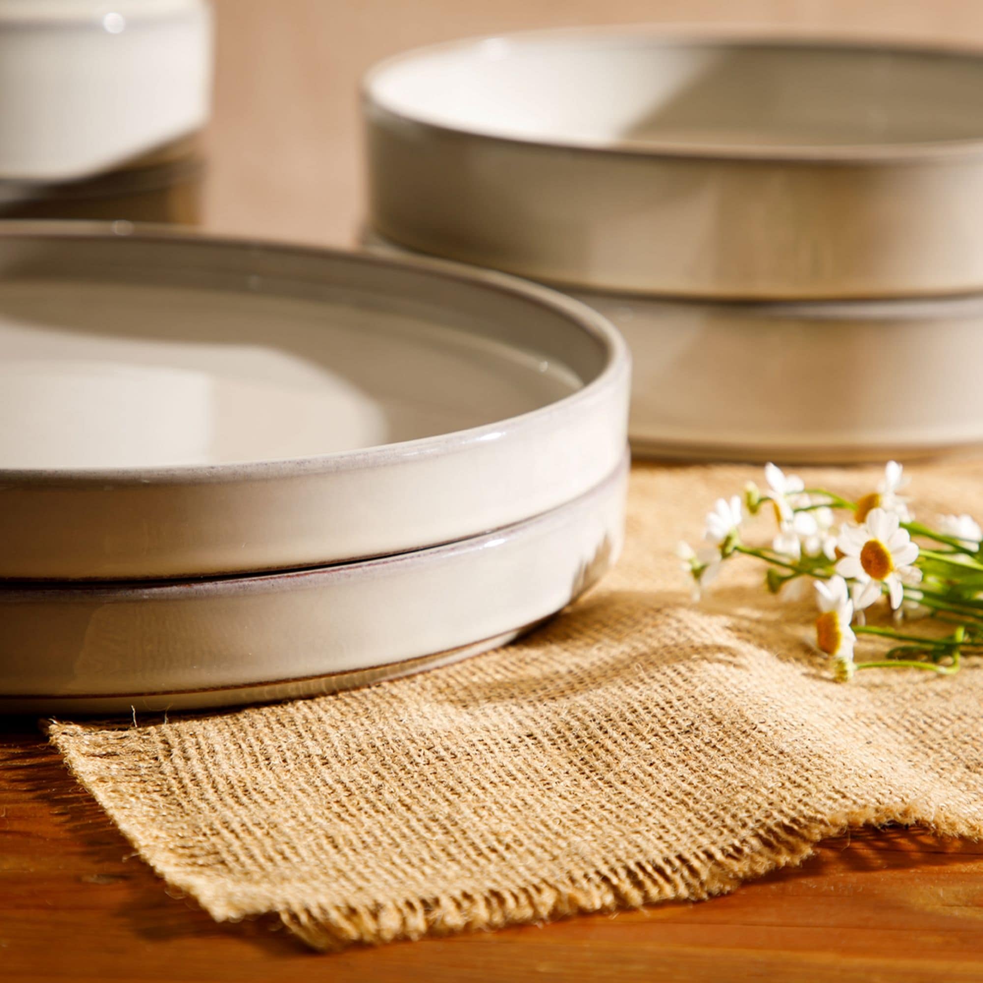 Service de table Bloomhouse Santorini Mist, 16 pièces, assiettes et bols doubles en terre cuite avec glaçure réactive