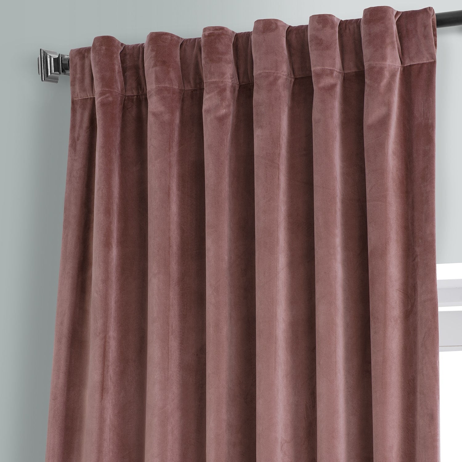 Rideaux occultants en velours moelleux Signature Exclusive Fabrics pour hôtel (1 panneau) - Draperie douce et luxueuse pour un contrôle de la lumière et une élégance optimale