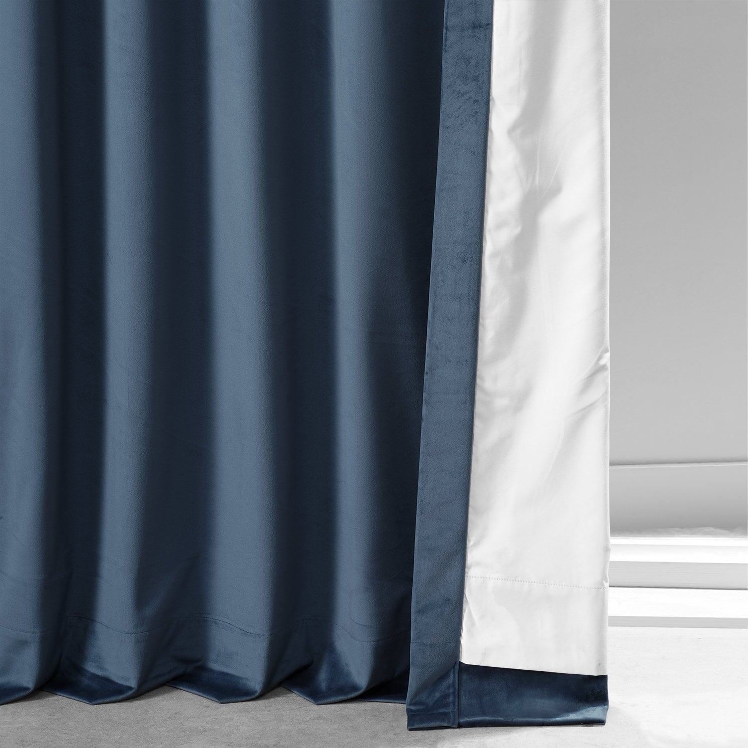 Rideaux occultants en velours moelleux Signature Exclusive Fabrics pour hôtel (1 panneau) - Draperie douce et luxueuse pour un contrôle de la lumière et une élégance optimale