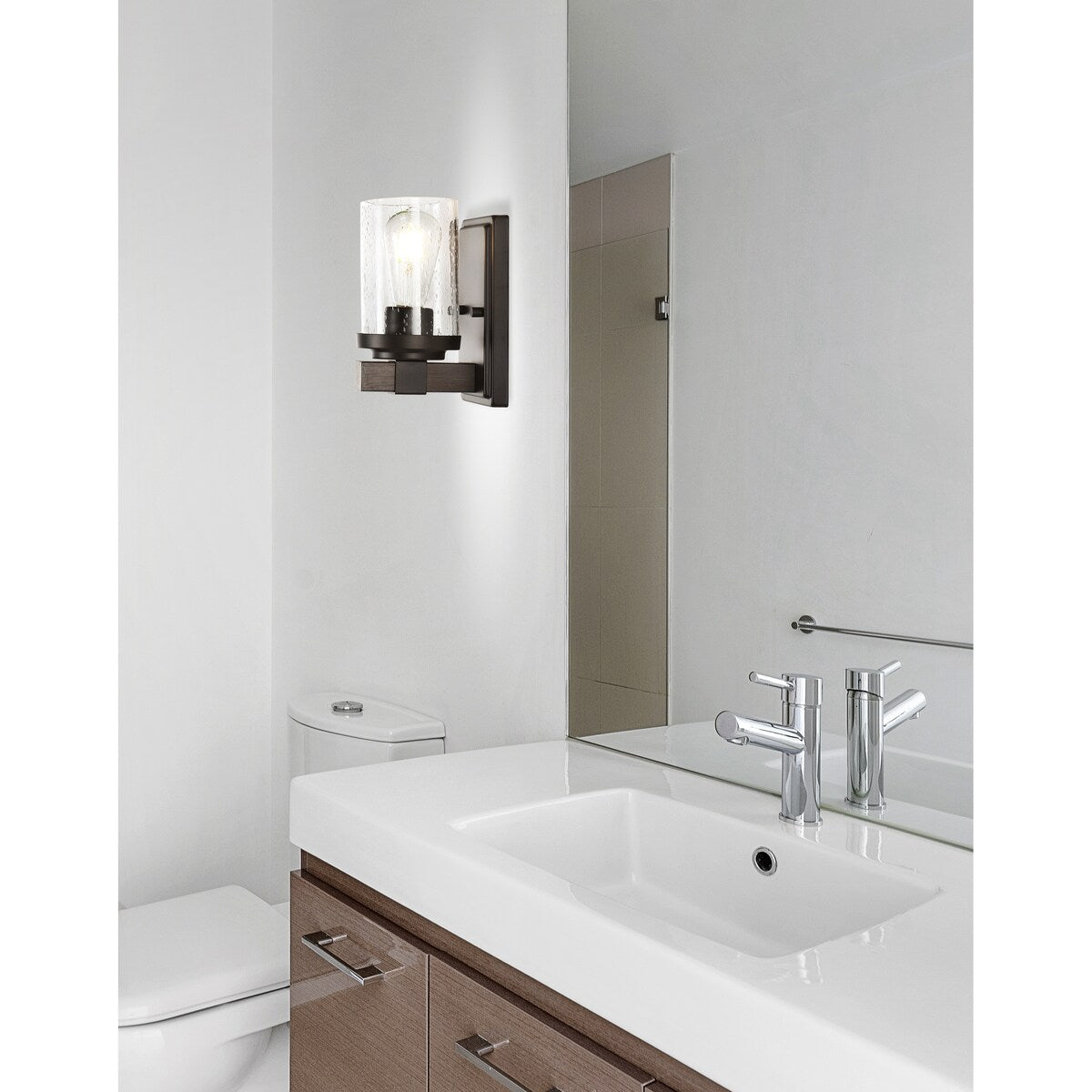 Applique murale à LED style rustique en fer et verre grainé, par JONATHAN Y