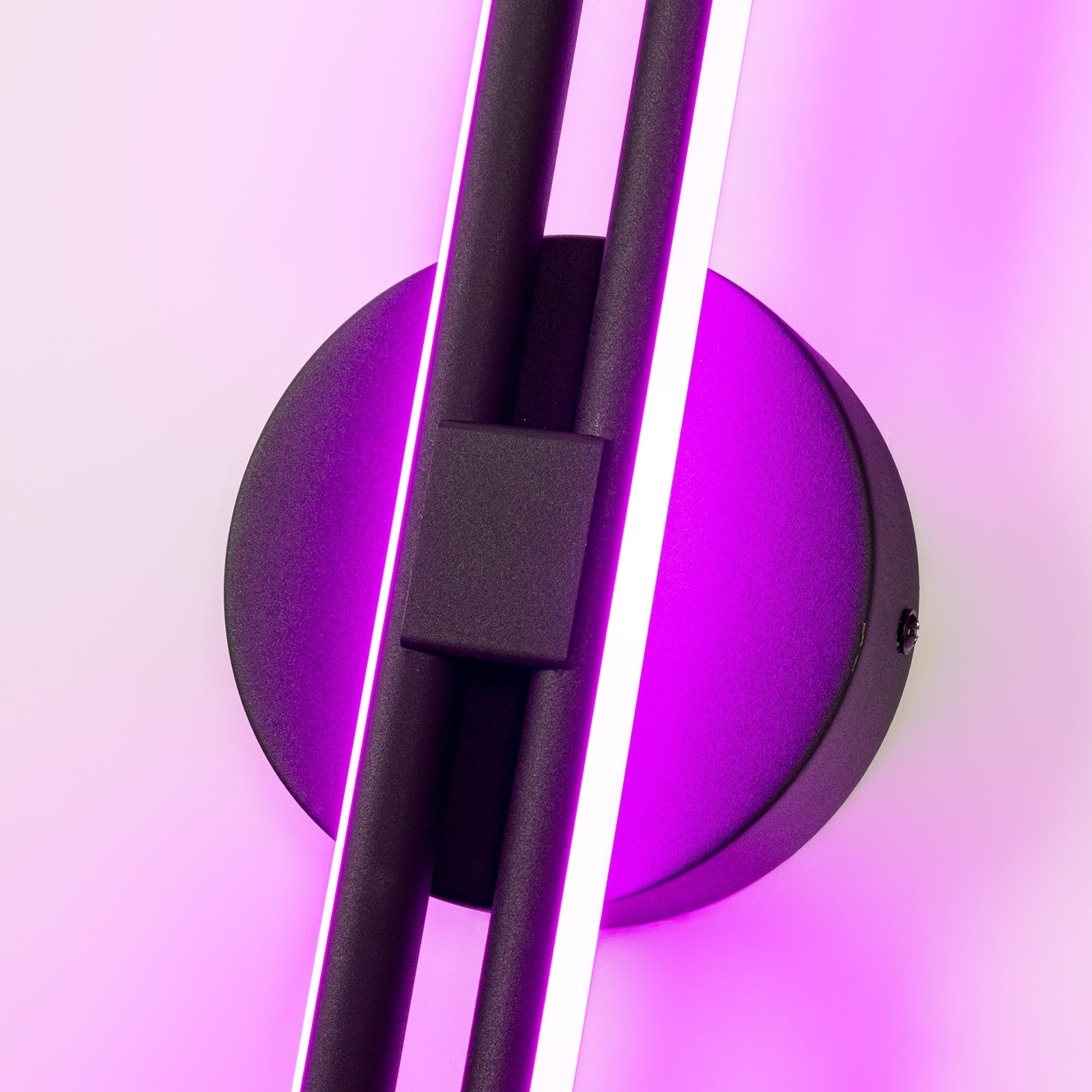 Applique murale linéaire minimaliste en métal à 2 lumières à LED et intensité variable