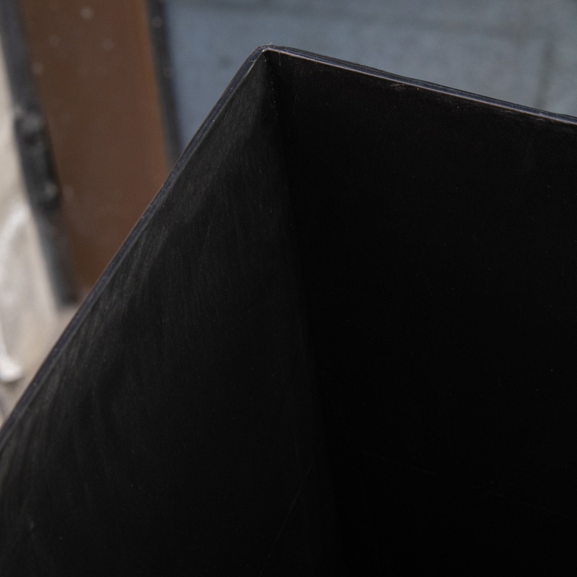 Lot de 3 grands pots de fleurs en plastique Outsunny 28 cm, pour l'intérieur et l'extérieur, pour l'entrée, la terrasse et la cour.