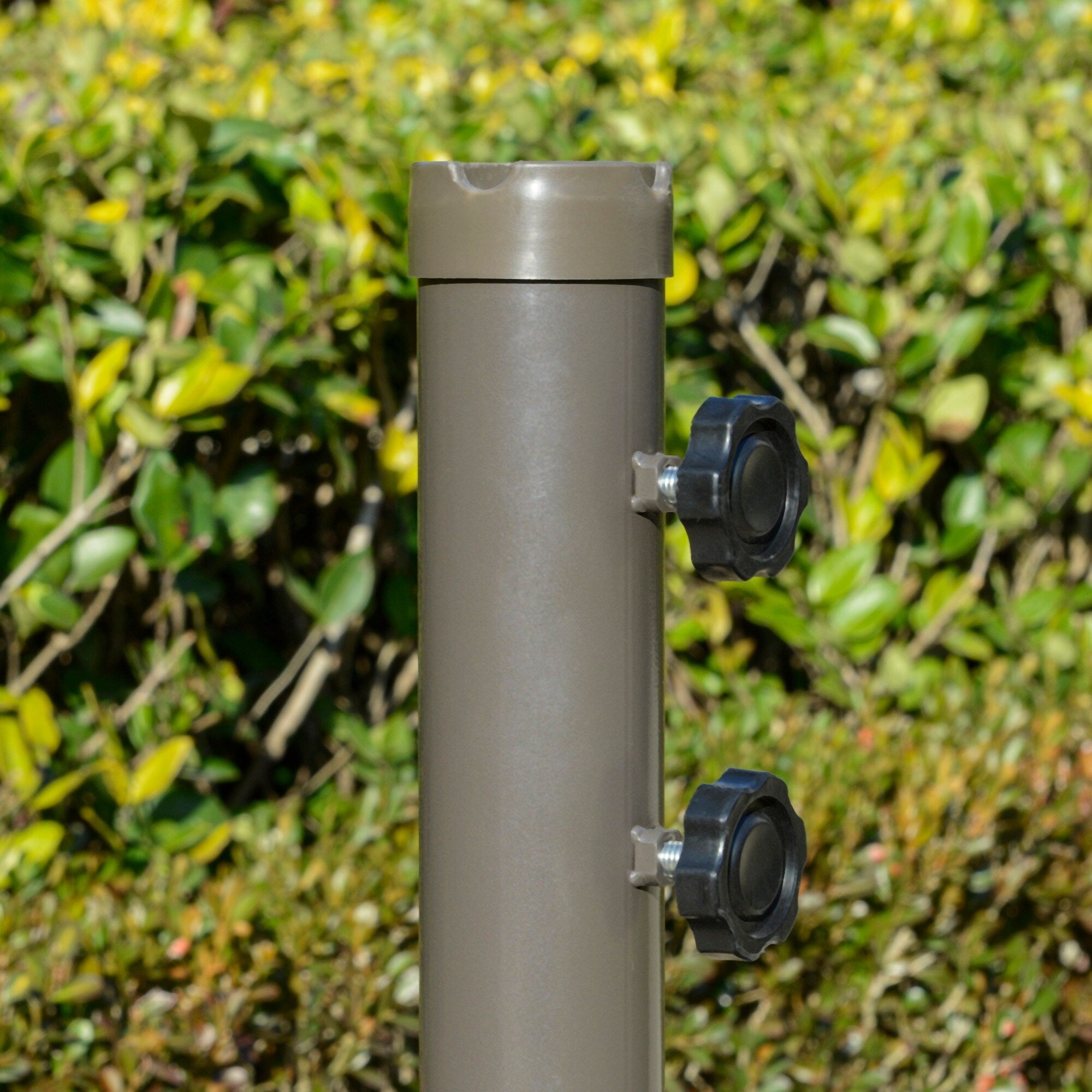 Parasol déporté Outsunny 9' à 2 niveaux avec manivelle, base croisée et 8 baleines, parasol de jardin déporté pour terrasse