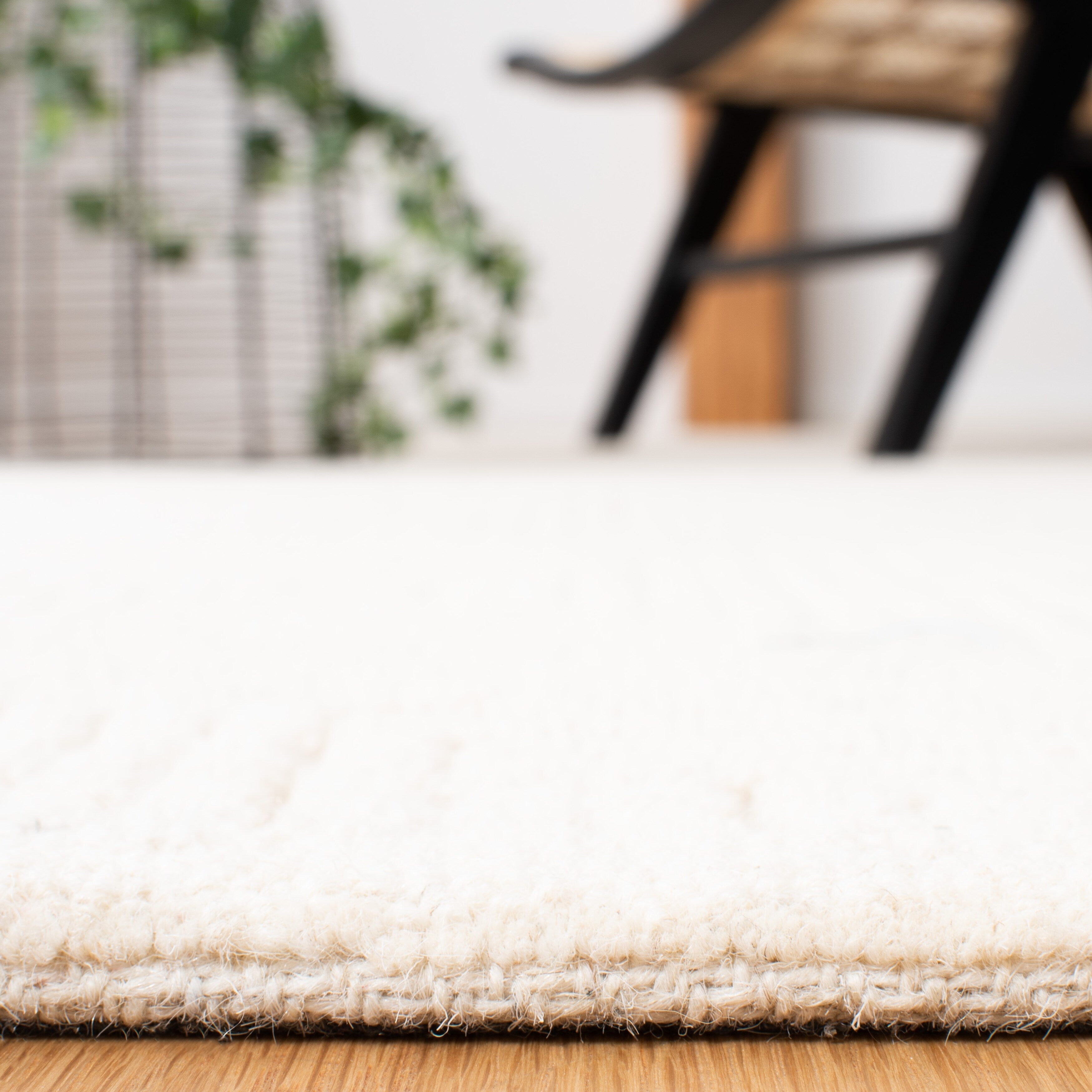 Tapis texturé en laine Nigina fait main SAFAVIEH