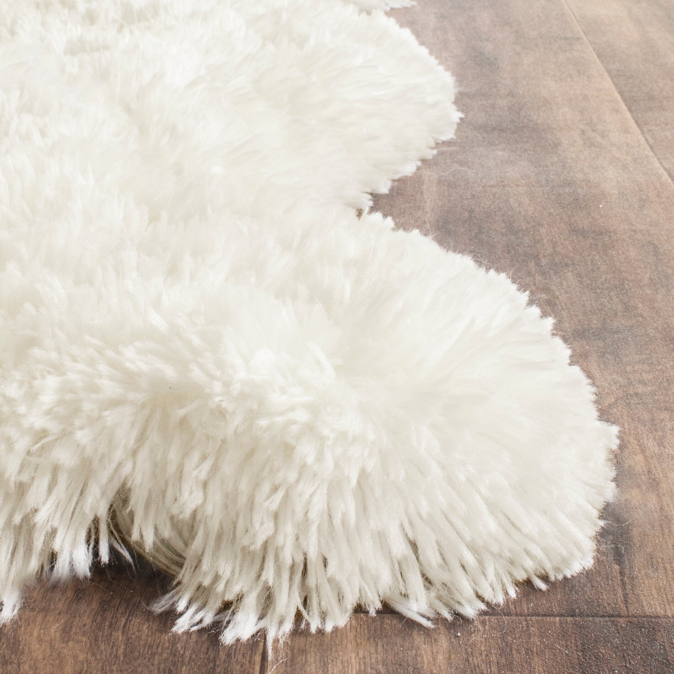SAFAVIEH Tapis extra épais fait main Vukosava Shag Guenevere 3 pouces