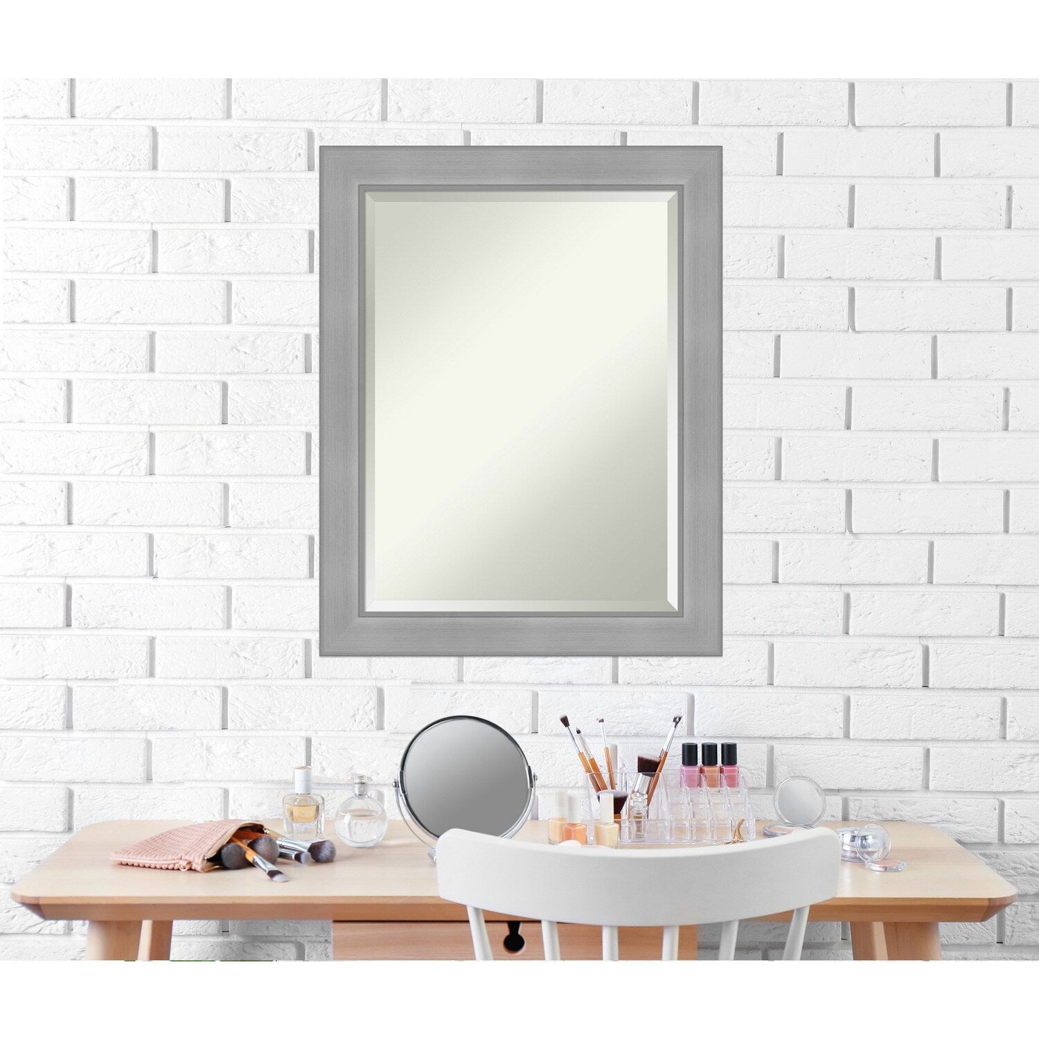 Miroir mural biseauté pour salle de bain - Cadre en nickel brossé Vista