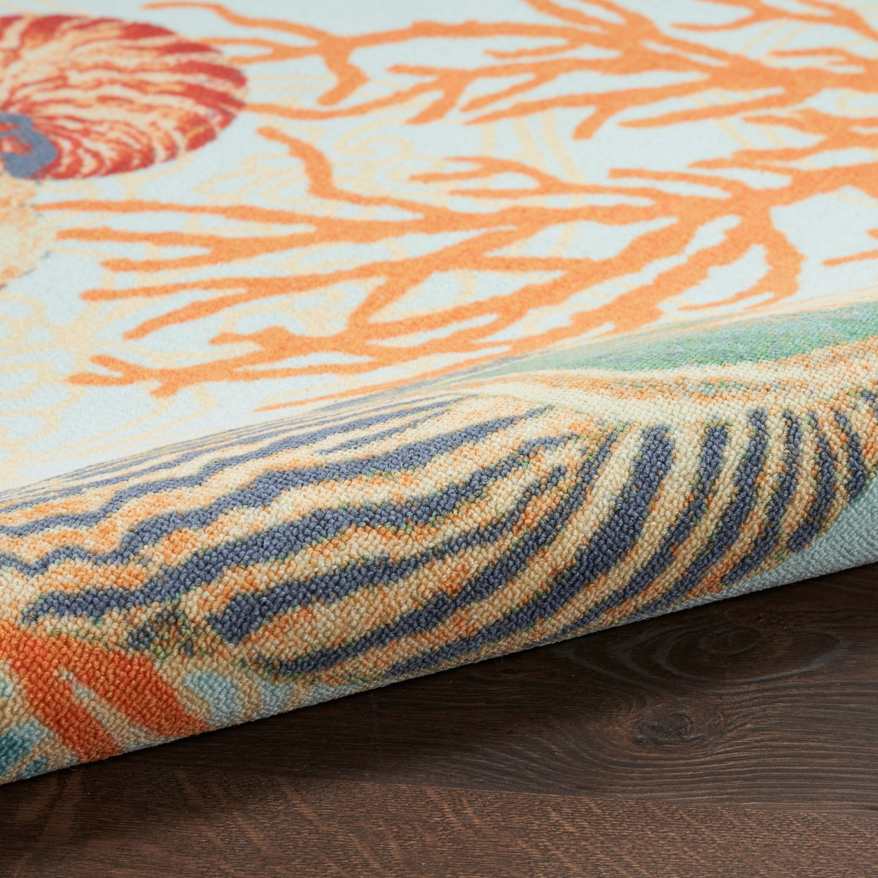 Tapis d'intérieur et d'extérieur Waverly Sun & Shade Shore Thing à motif de coquillages tropicaux et floraux