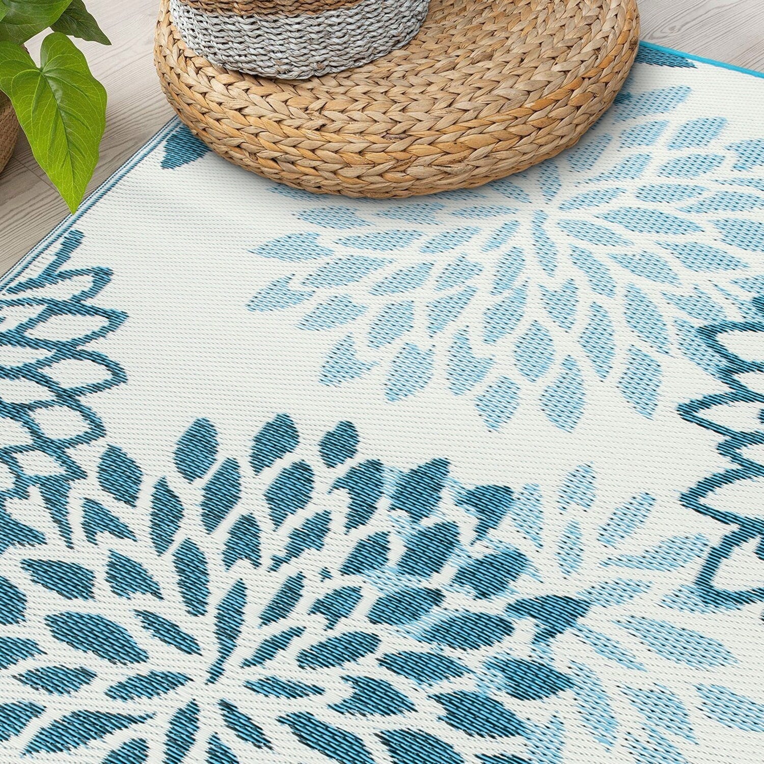 Tapis d'extérieur réversibles en plastique recyclé à motifs floraux modernes Aloha de la World Rug Gallery