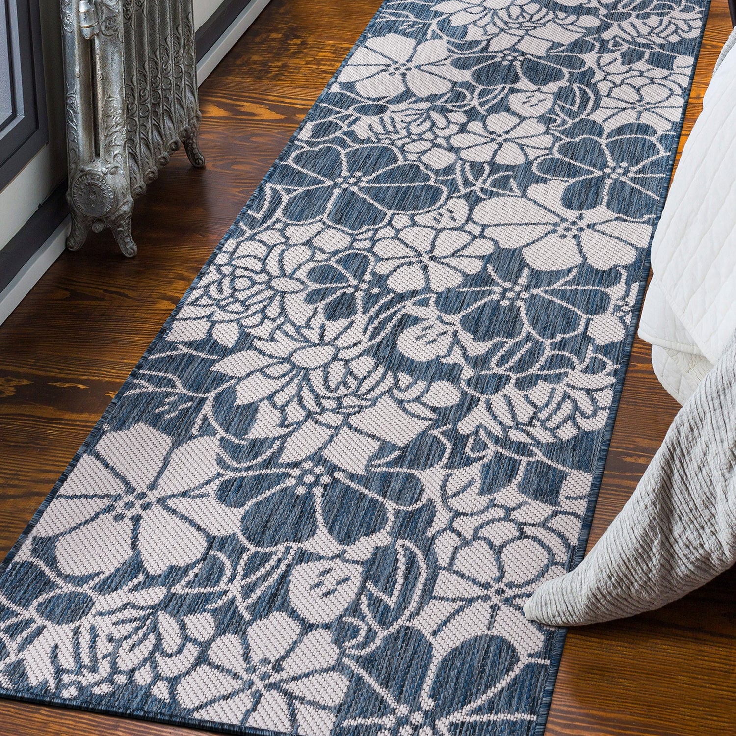 Tapis d'intérieur/extérieur texturé à motif floral moderne World Rug Gallery