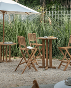 Ensemble de chaises et de table de bar d'extérieur