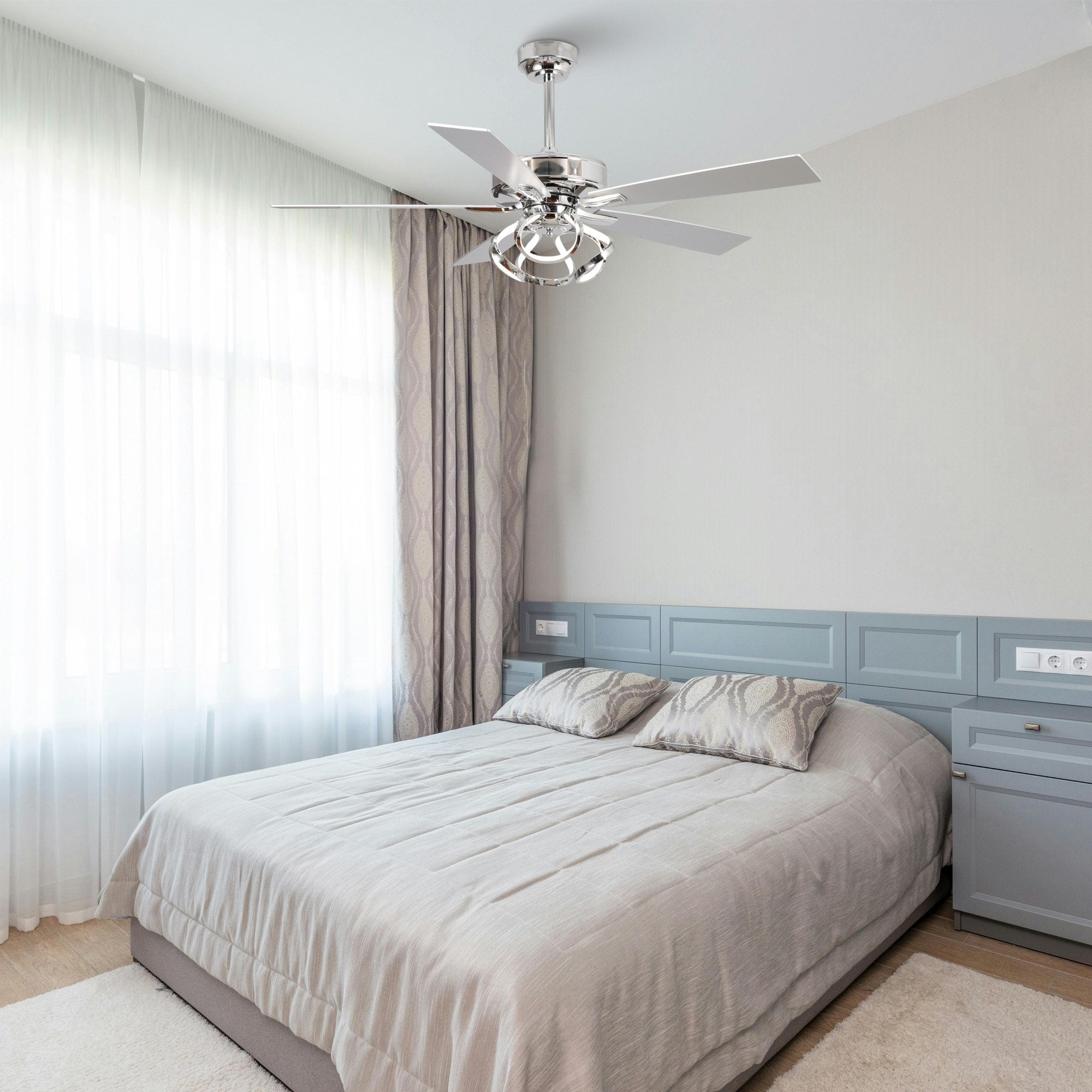 Ventilateur de plafond LED d'intérieur moderne chromé/noir à intensité variable avec lumière et télécommande