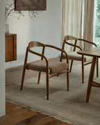 Chaise Crescent en peau de mouton
