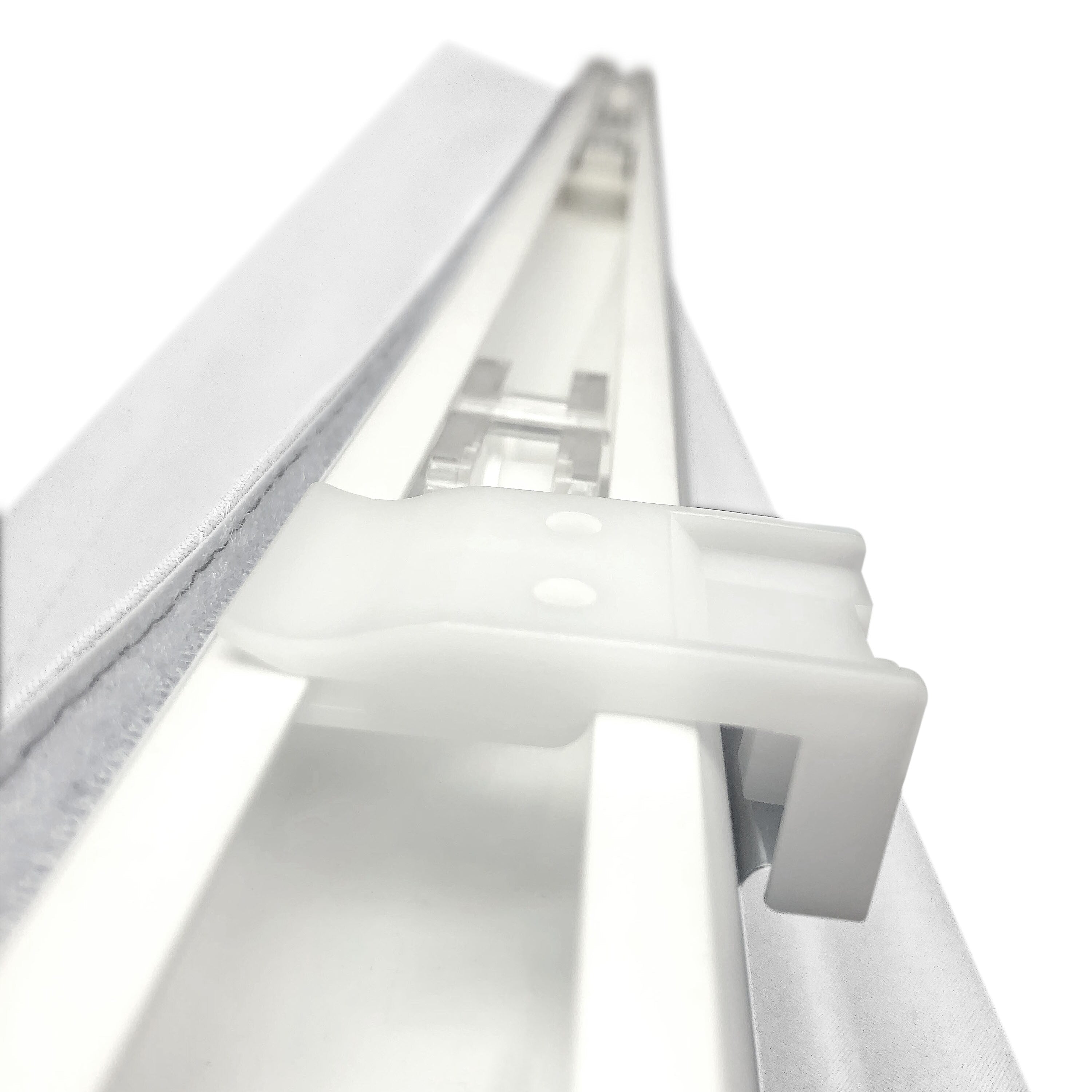 Stores romains en tissu blanc occultant et relevable sans fil Arlo