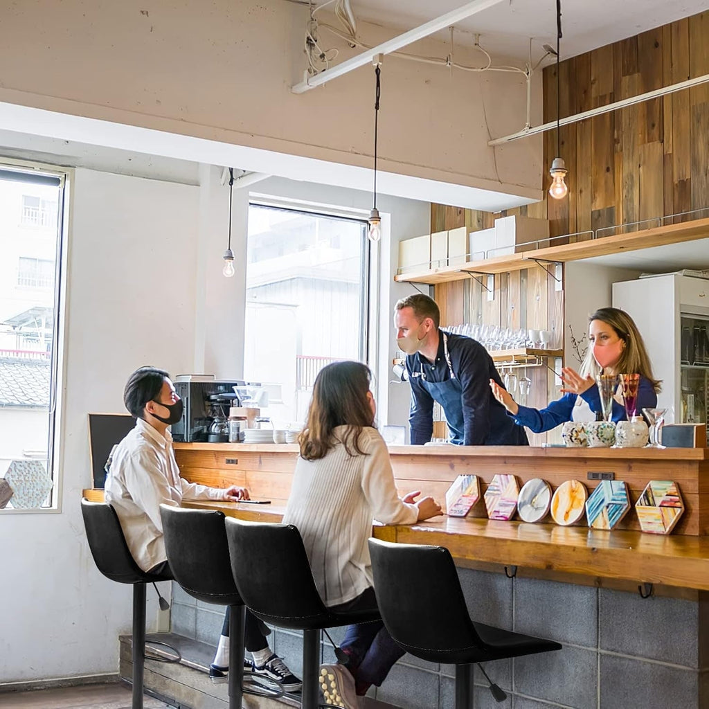 Tabourets de bar pivotants réglables Bossin avec dossier – Hauteur comptoir