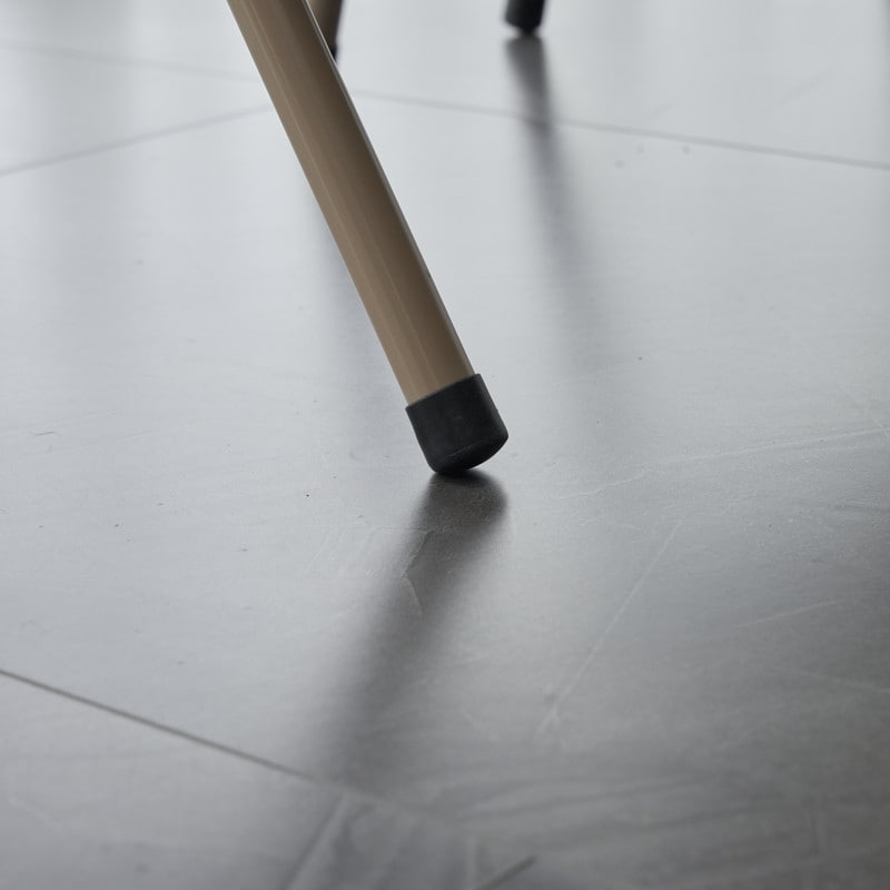 Chaises pliantes élégantes en fer et PVC pour congrès et expositions, blanches