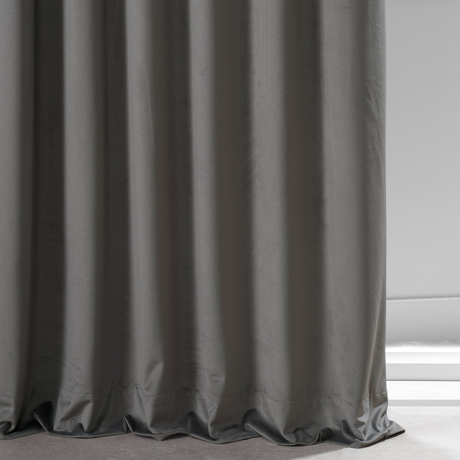 Rideaux occultants en velours moelleux Signature Exclusive Fabrics pour hôtel (1 panneau) - Draperie douce et luxueuse pour un contrôle de la lumière et une élégance optimale