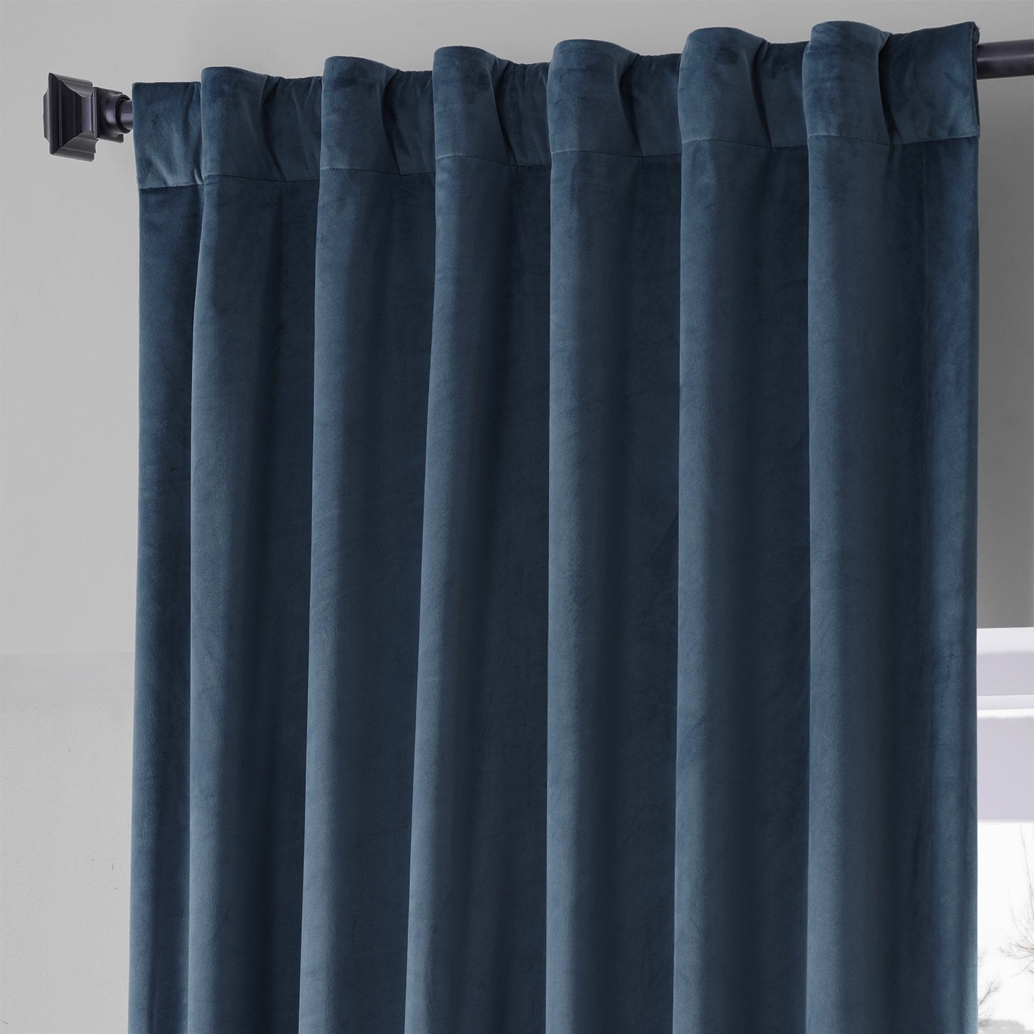 Rideaux occultants en velours moelleux Signature Exclusive Fabrics pour hôtel (1 panneau) - Draperie douce et luxueuse pour un contrôle de la lumière et une élégance optimale