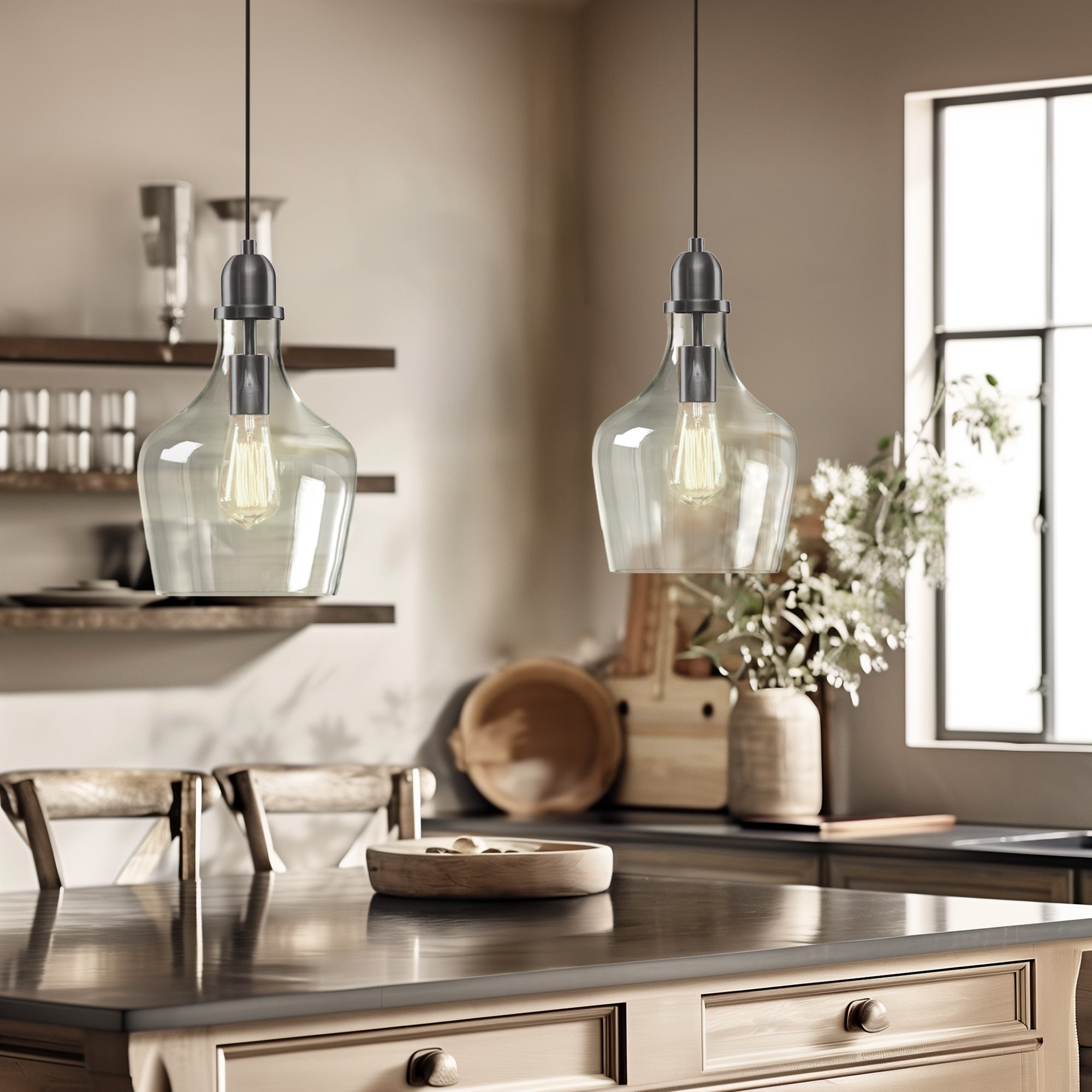 Suspension en verre en forme de cloche Auburn INK+IVY