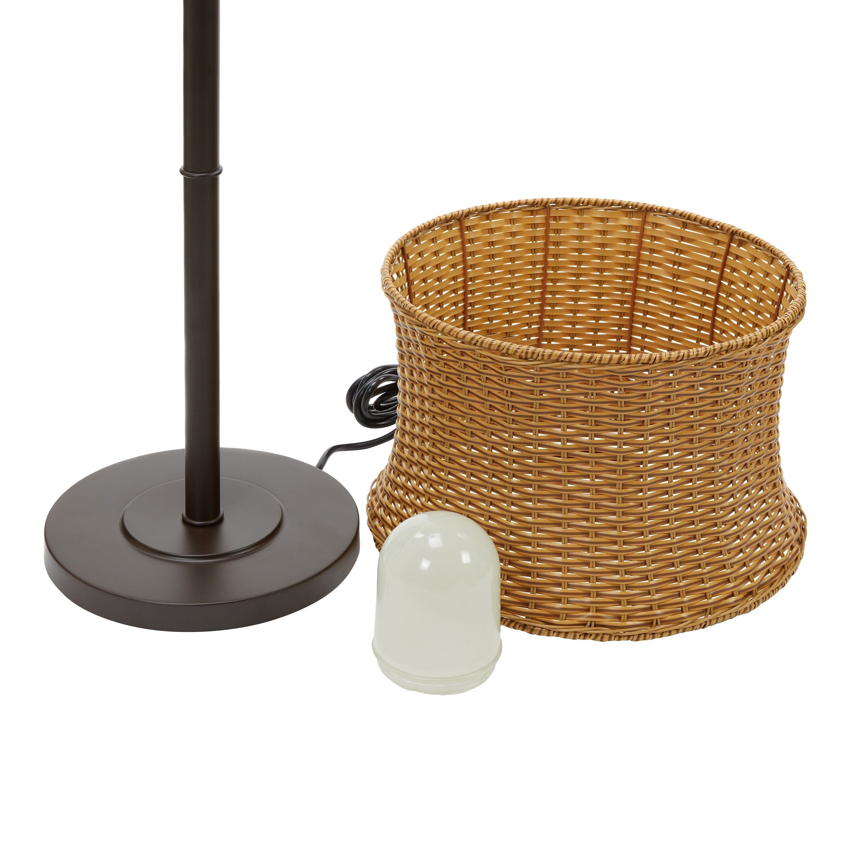 Lampadaire Havenside Home Pocologan 59,5 pouces en osier tressé pour l'extérieur et l'intérieur - 16,25 L x 16,25 l x 59,5 H