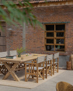 Table à manger d'extérieur de ferme
