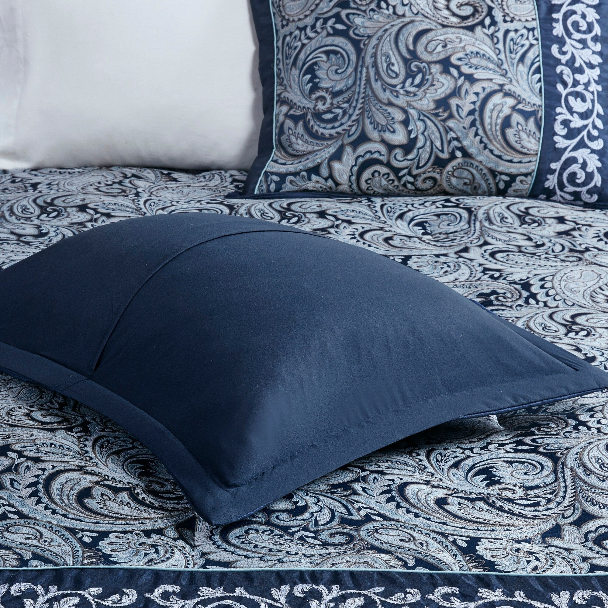 Ensemble de couette jacquard Madison Park Elaine bleu marine 7 pièces