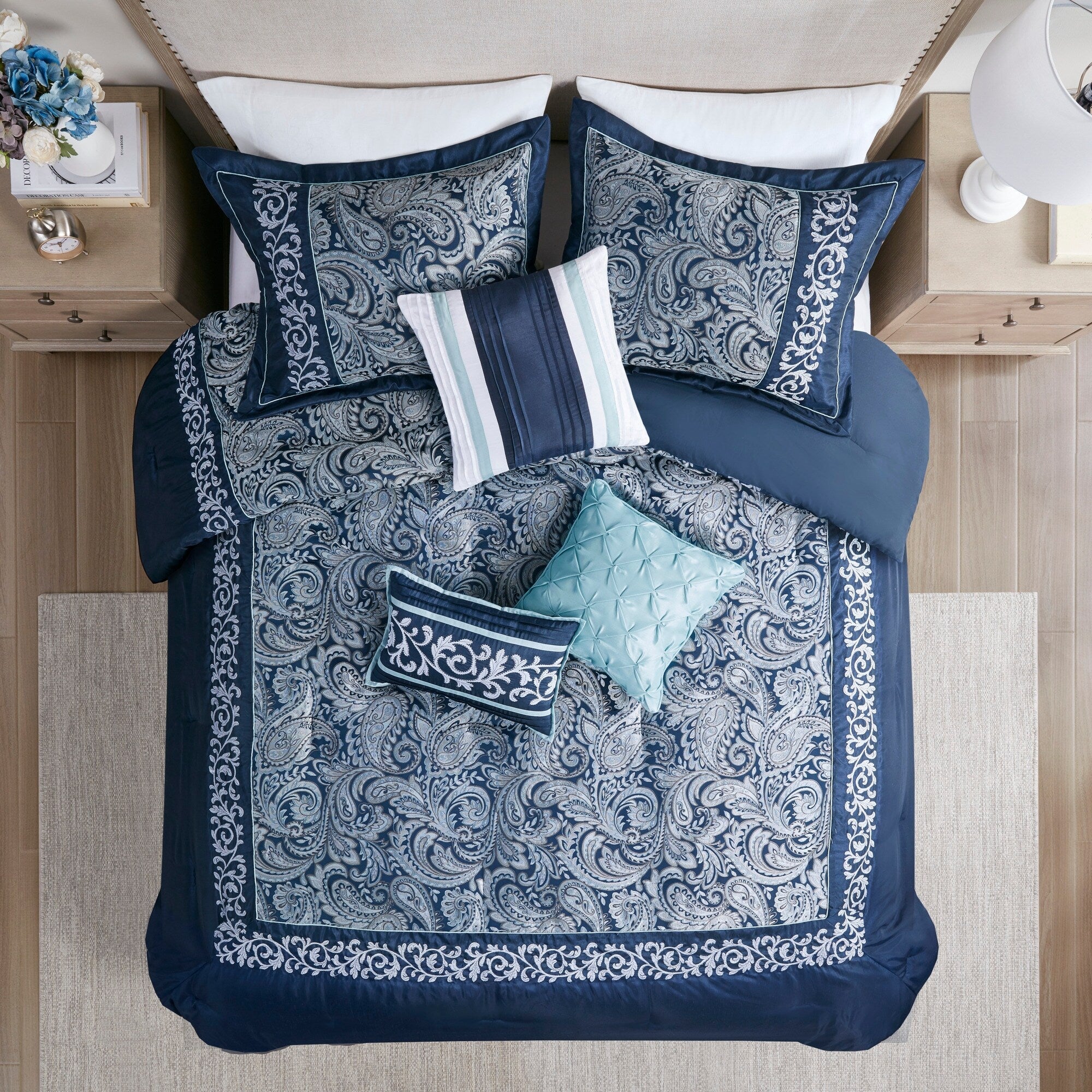 Ensemble de couette jacquard Madison Park Elaine bleu marine 7 pièces