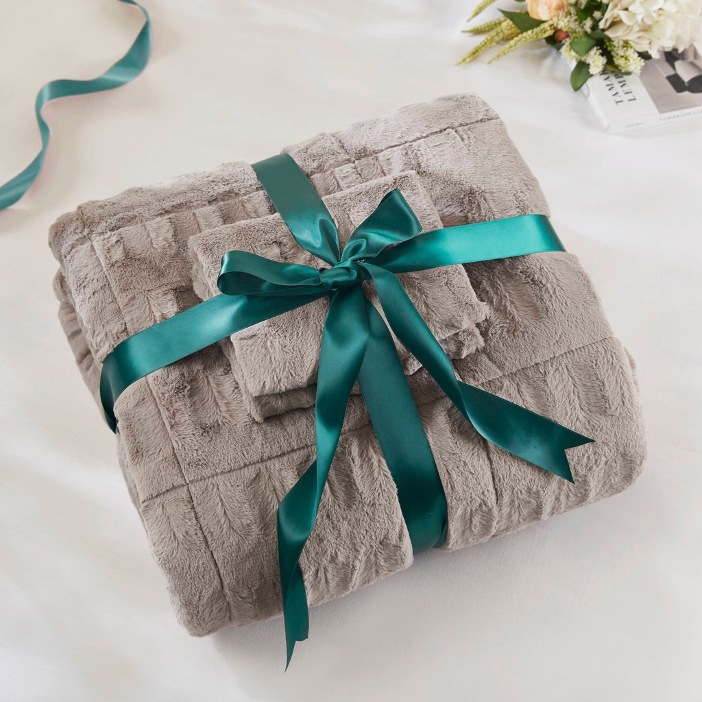 Parure de lit Madison Park Margot avec imprimé dos en fourrure longue