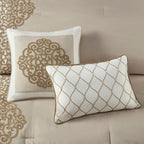 Ensemble de couette en microfibre brodée Madison Park Vera 8 pièces