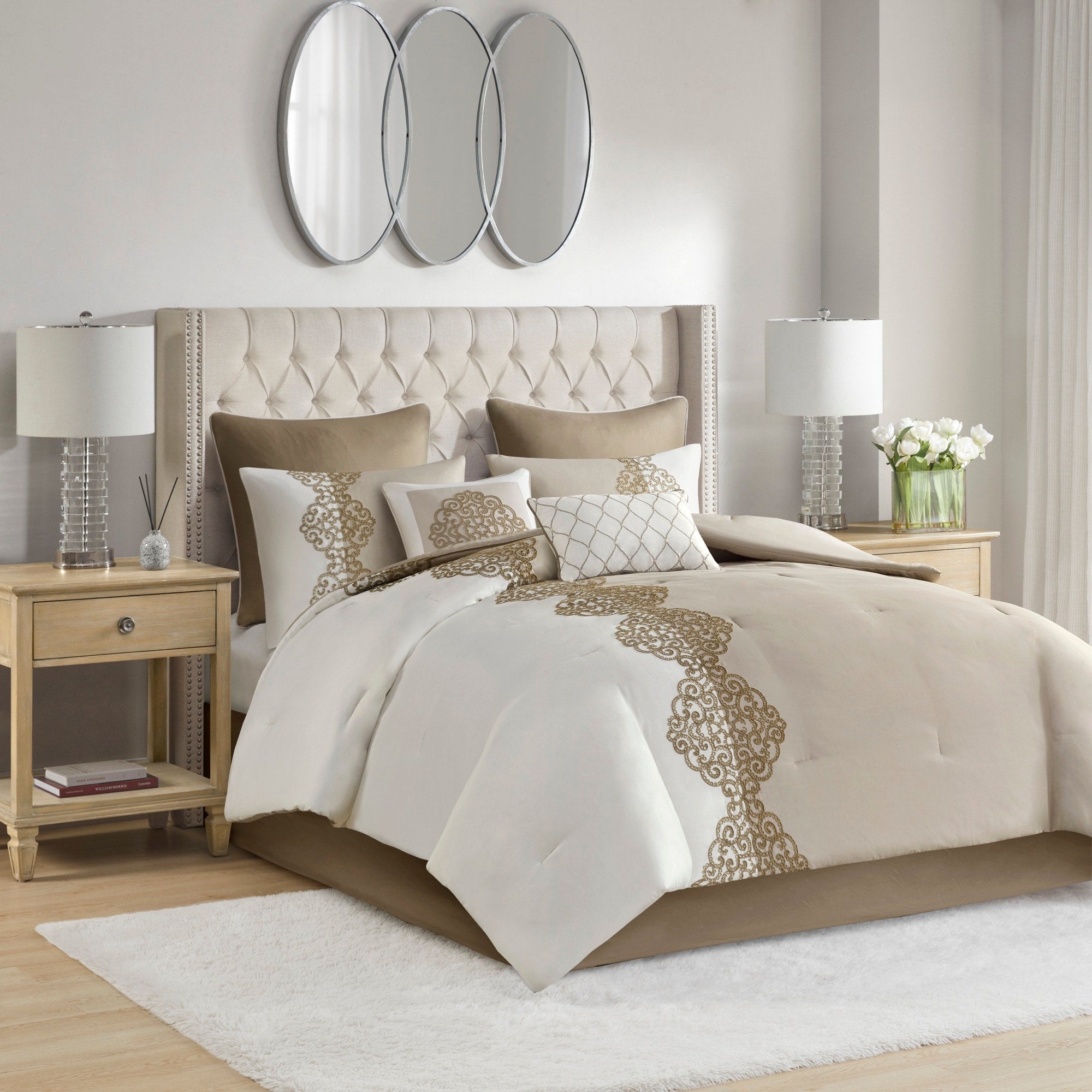 Ensemble de couette en microfibre brodée Madison Park Vera 8 pièces
