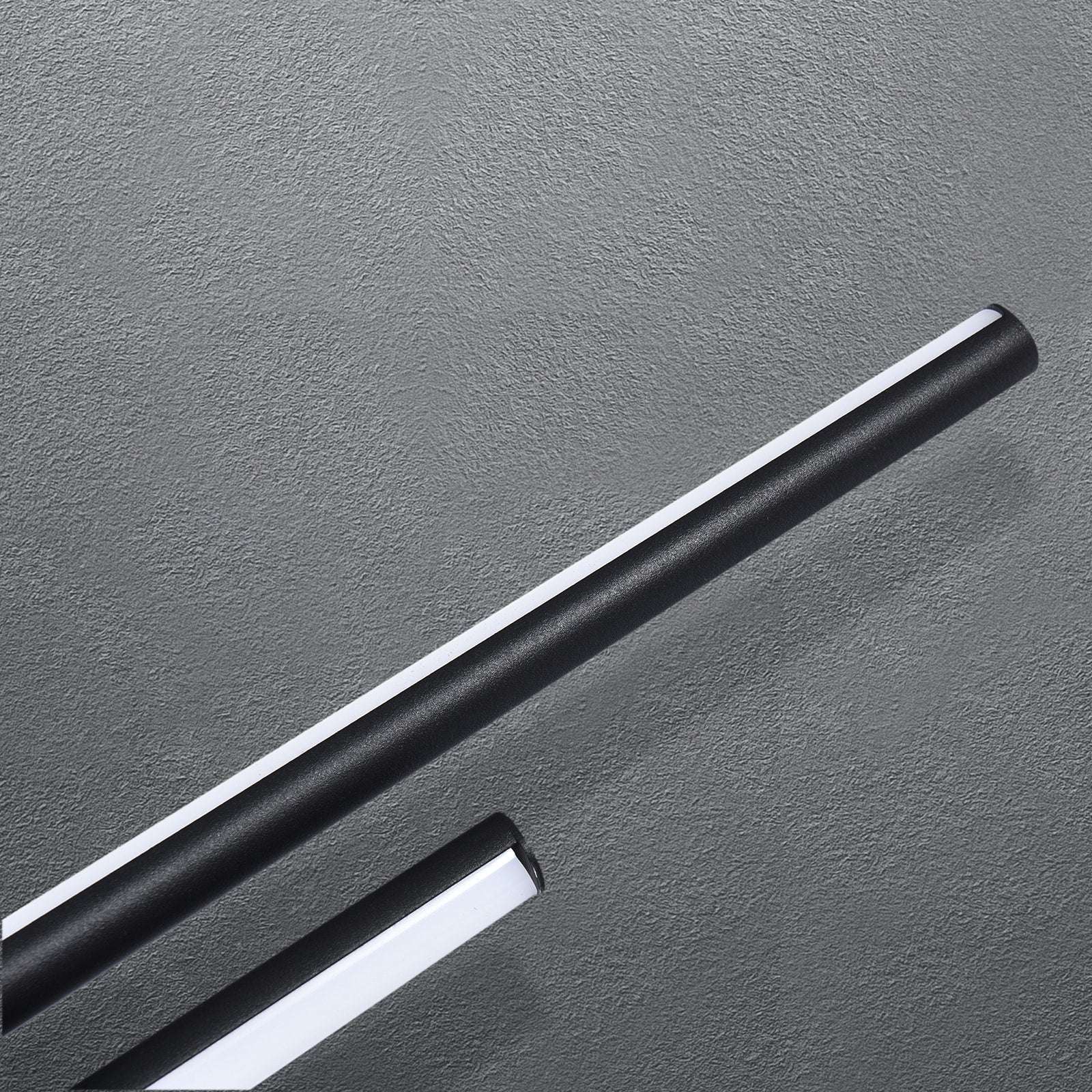 Applique murale linéaire minimaliste en métal à 2 lumières à LED et intensité variable