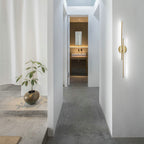 Applique murale linéaire minimaliste en métal à 2 lumières à LED et intensité variable