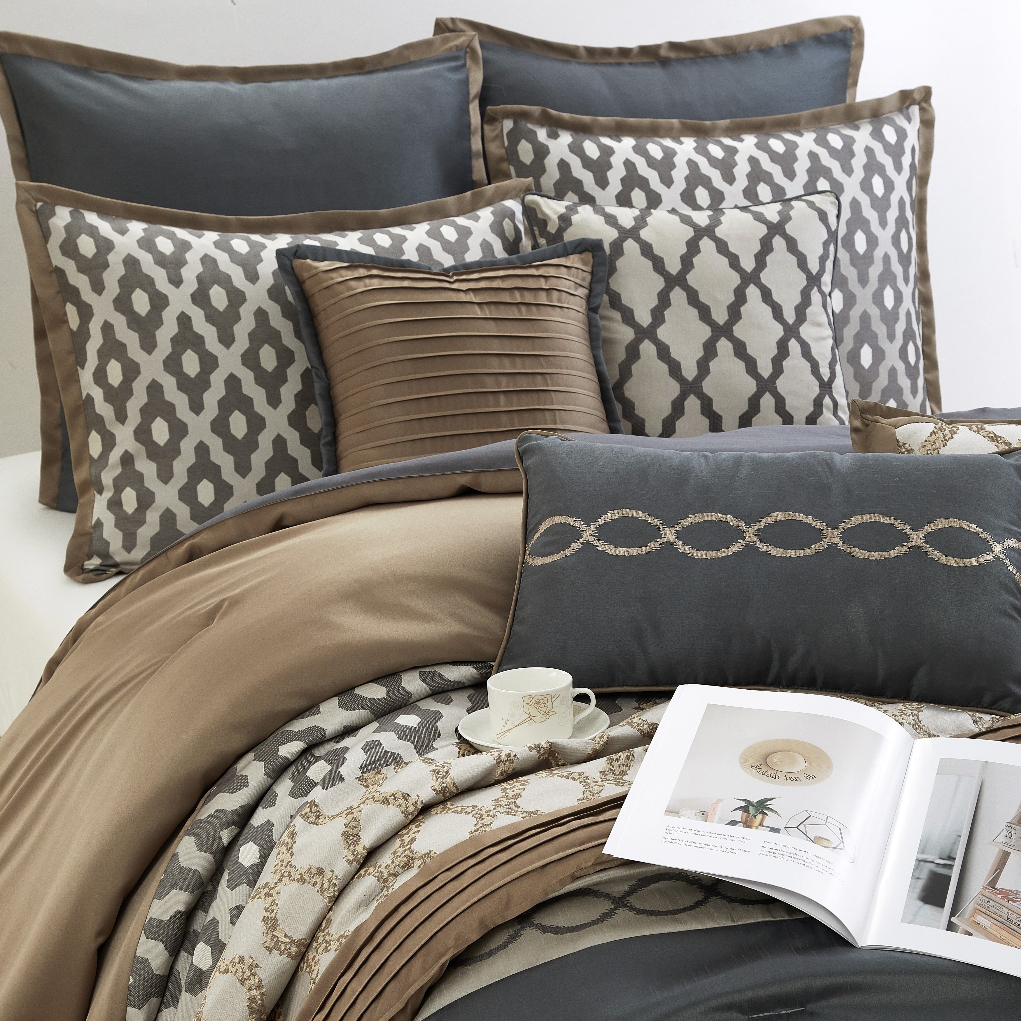 Ensemble de couette géométrique de luxe Nanshing Calvin 10 pièces