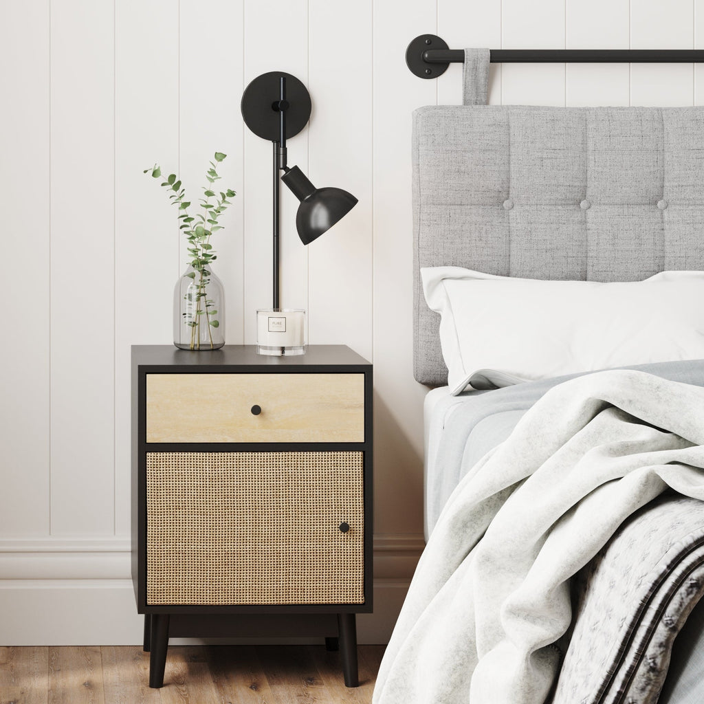 Applique murale Nathan James Tamlin à 1 lumière avec prise et interrupteur marche/arrêt