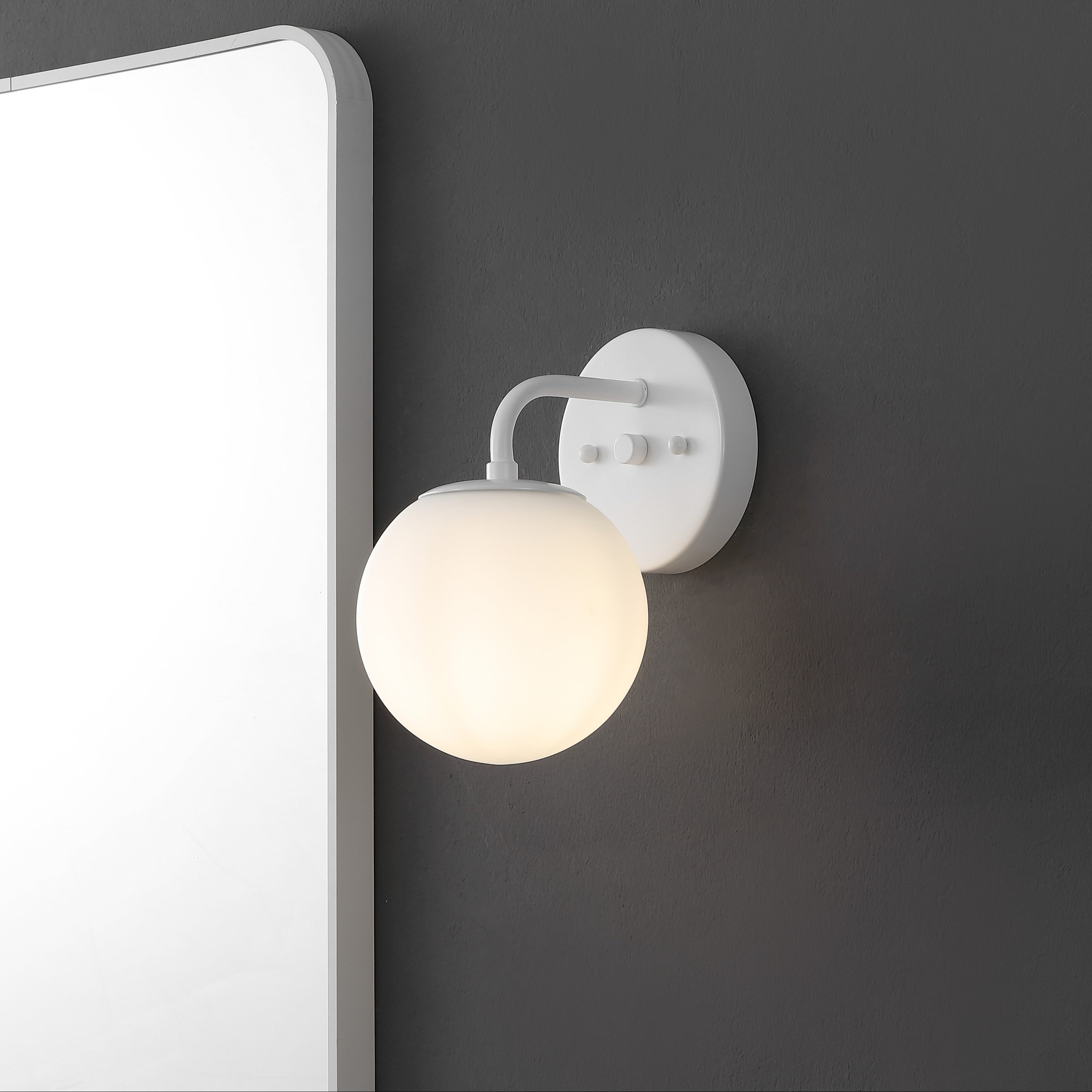 Luminaire de coiffeuse moderne à LED en métal et verre dépoli, par JONATHAN Y