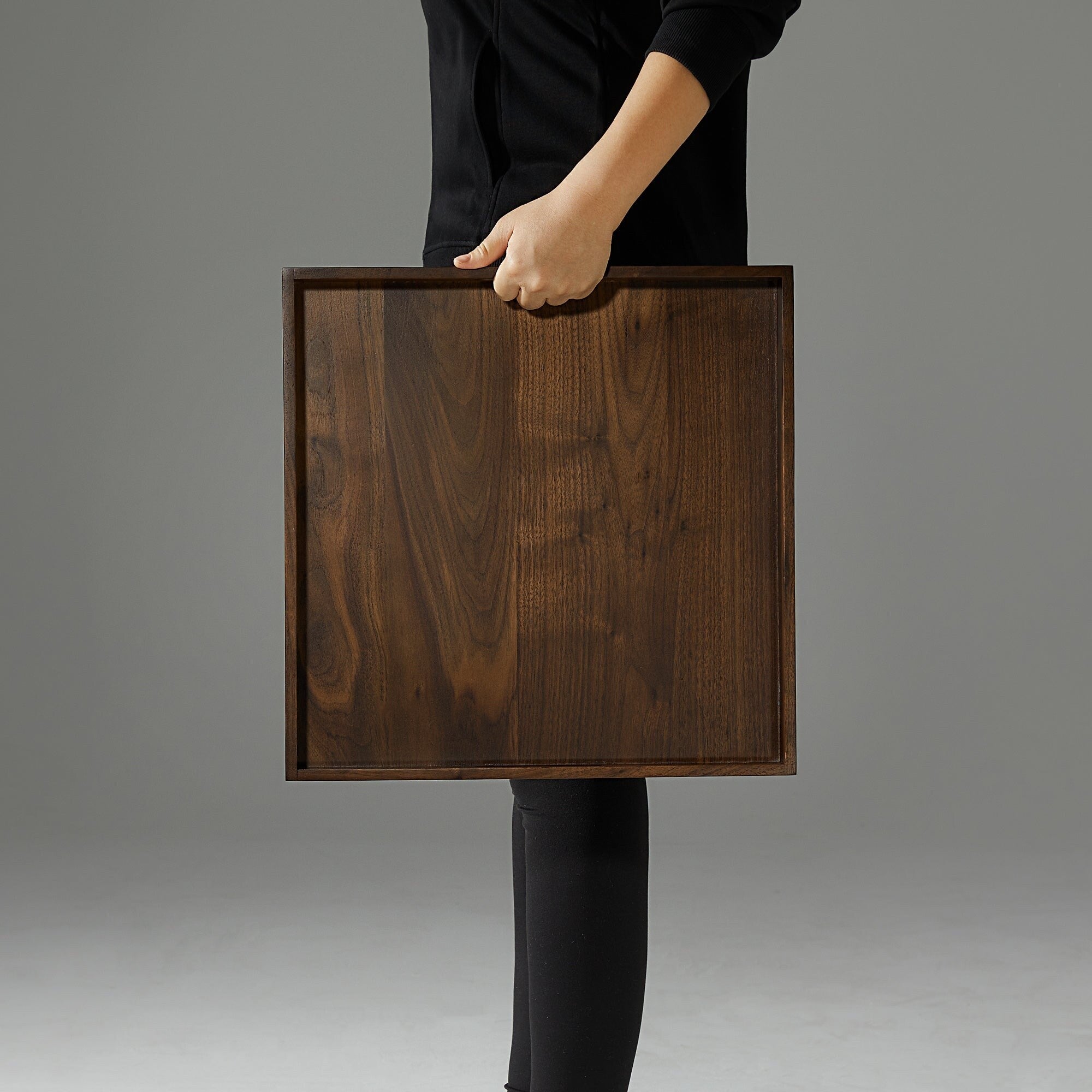 Plateau de service carré en bois de noyer noir KINWELL Plateau ottoman avec poignées