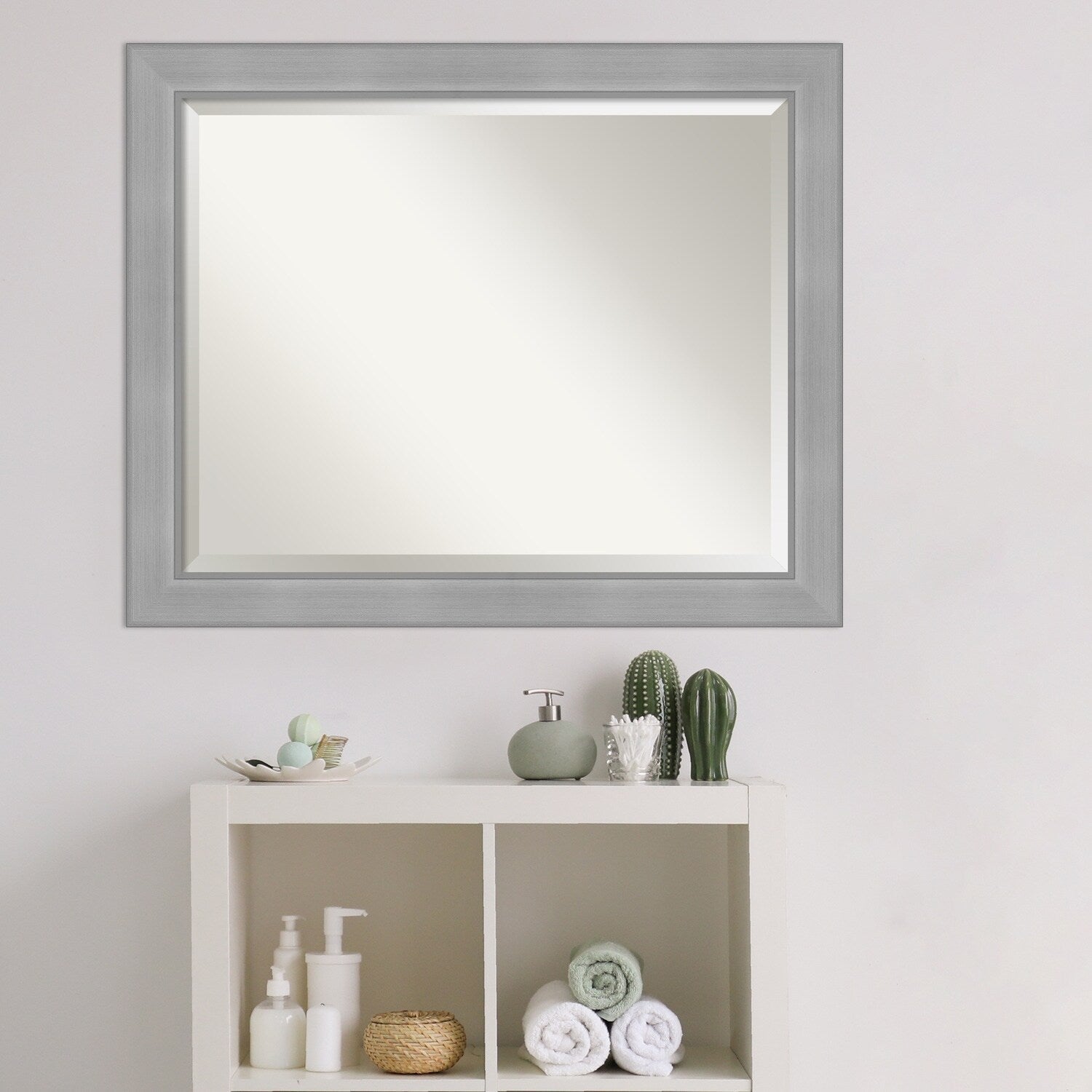 Miroir mural biseauté pour salle de bain - Cadre en nickel brossé Vista