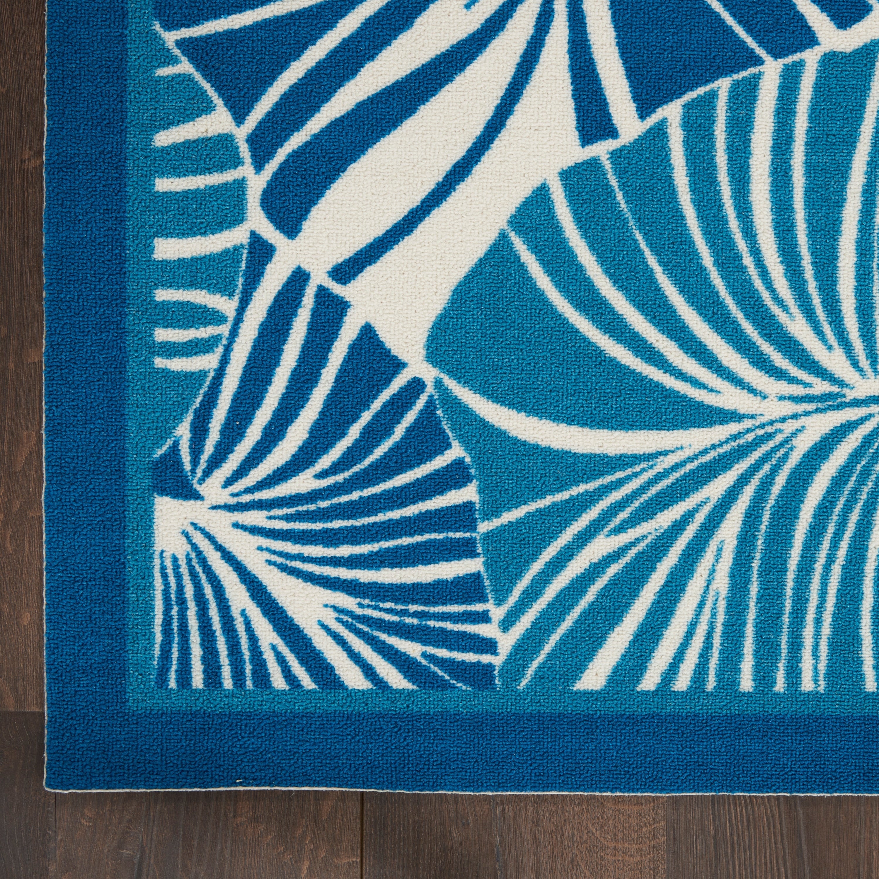 Tapis d'intérieur/extérieur moderne botanique Waverly Sun N' Shade