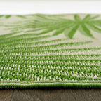 Tapis d'extérieur réversibles en plastique recyclé à motifs floraux tropicaux de la World Rug Gallery