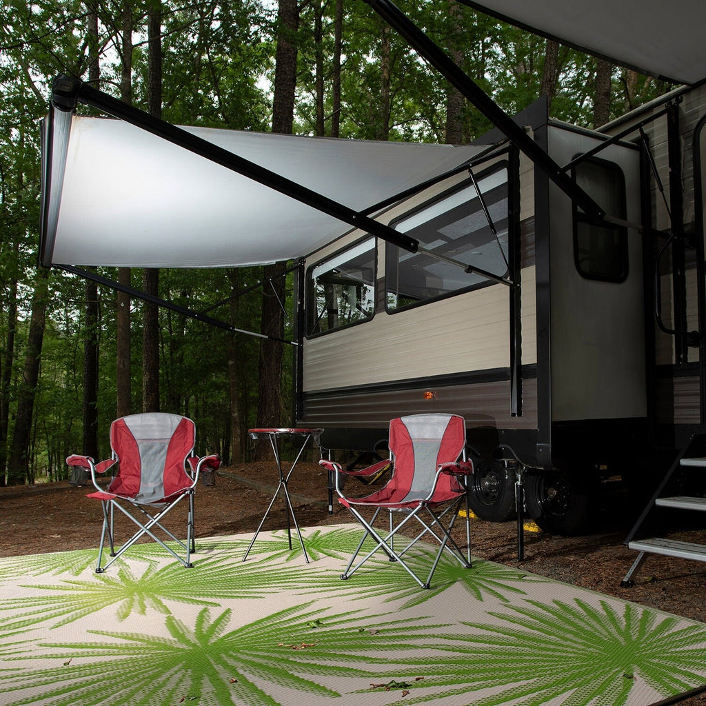 Tapis d'extérieur réversibles en plastique recyclé à motifs floraux tropicaux de la World Rug Gallery