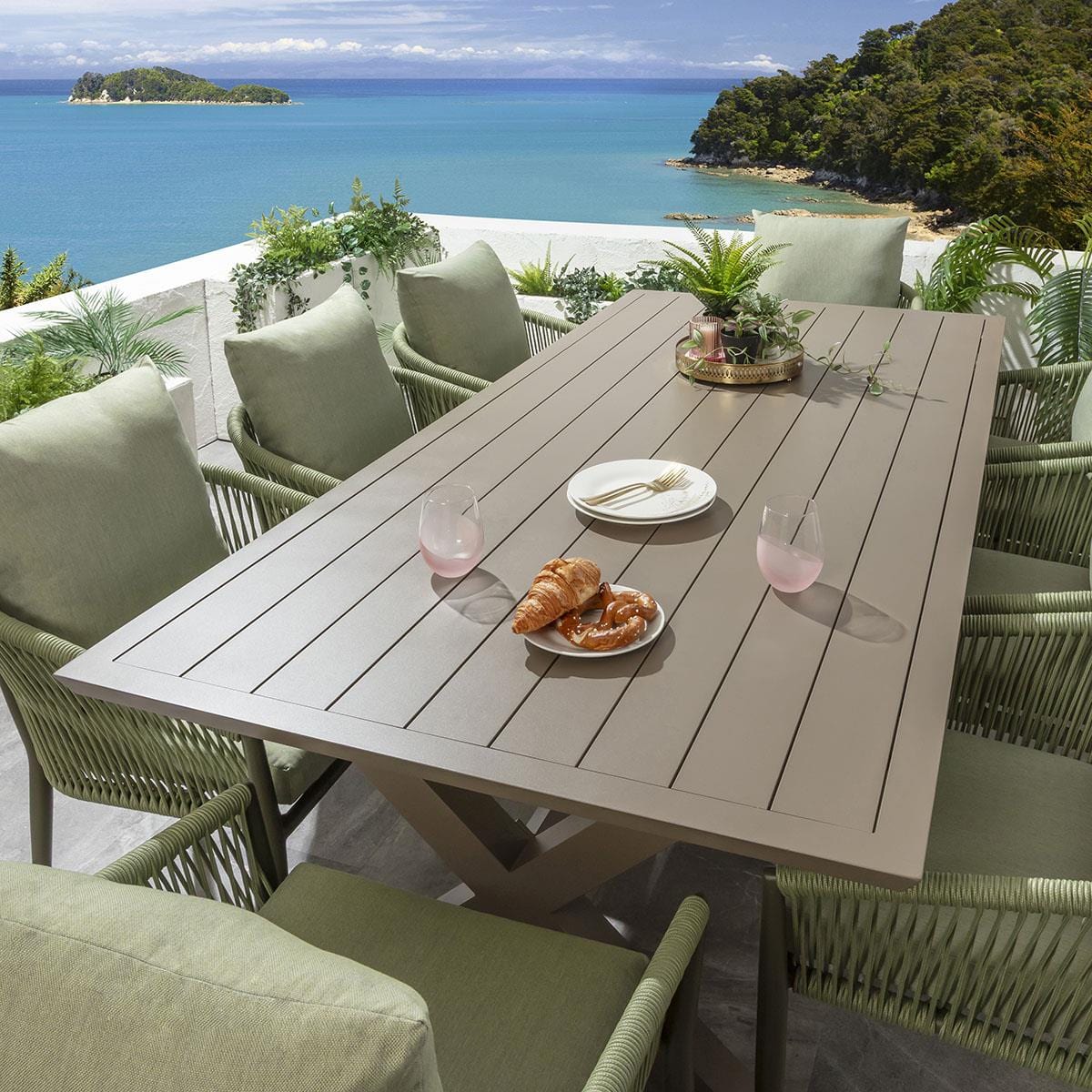 Ensemble de salle à manger de jardin Cole 8 places, aluminium vert et beige