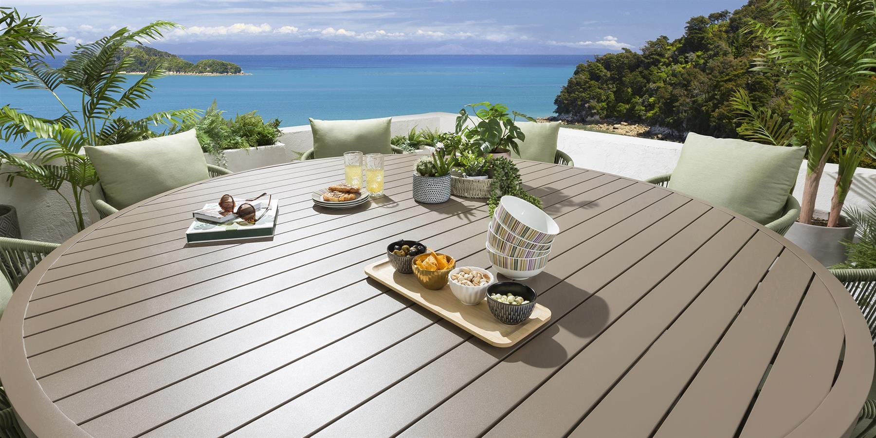 Ensemble de salle à manger d'extérieur rond Cole 8 places en aluminium vert et beige