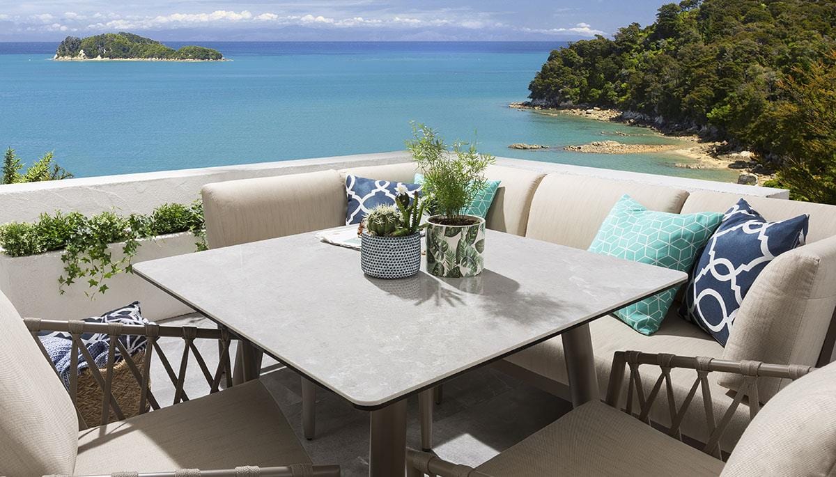 Ensemble de salle à manger de jardin extérieur Ada 6 places en céramique et aluminium beige L1