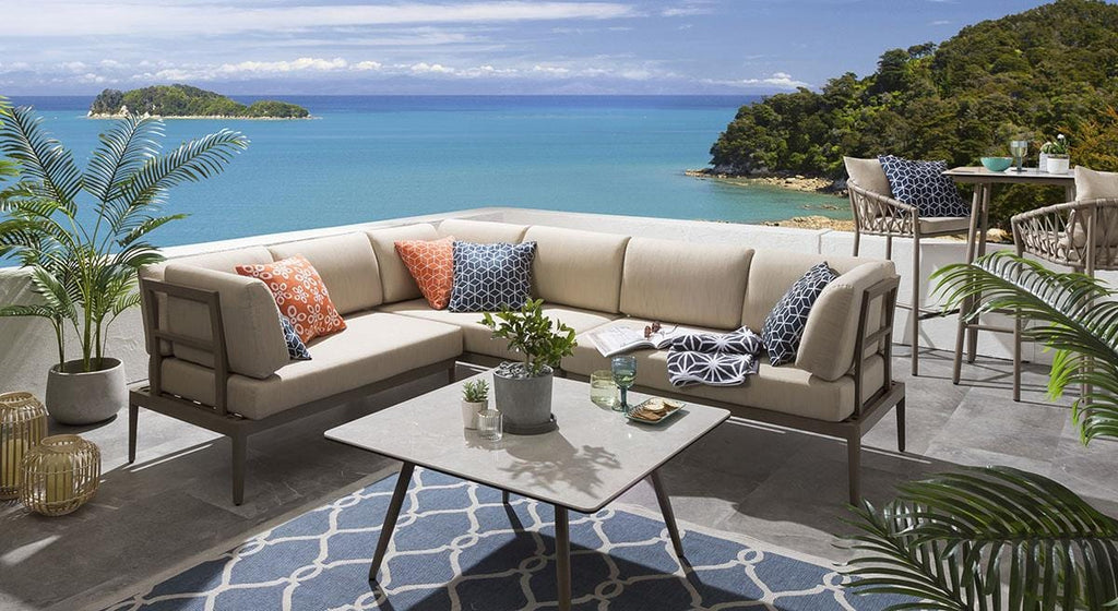 Ensemble canapé d'angle de jardin modulaire Ada avec table basse beige 246x196cm L2