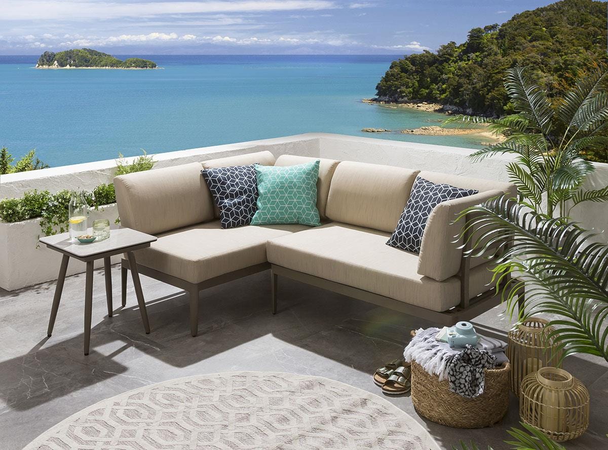 Ensemble canapé d'angle de jardin modulaire Ada avec table d'appoint beige 196x123cm L1