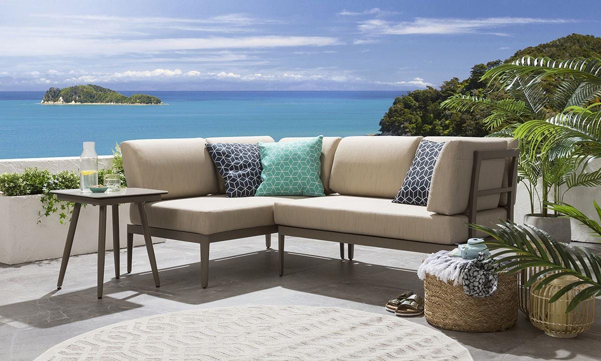 Ensemble canapé d'angle de jardin modulaire Ada avec table d'appoint beige 196x123cm L1