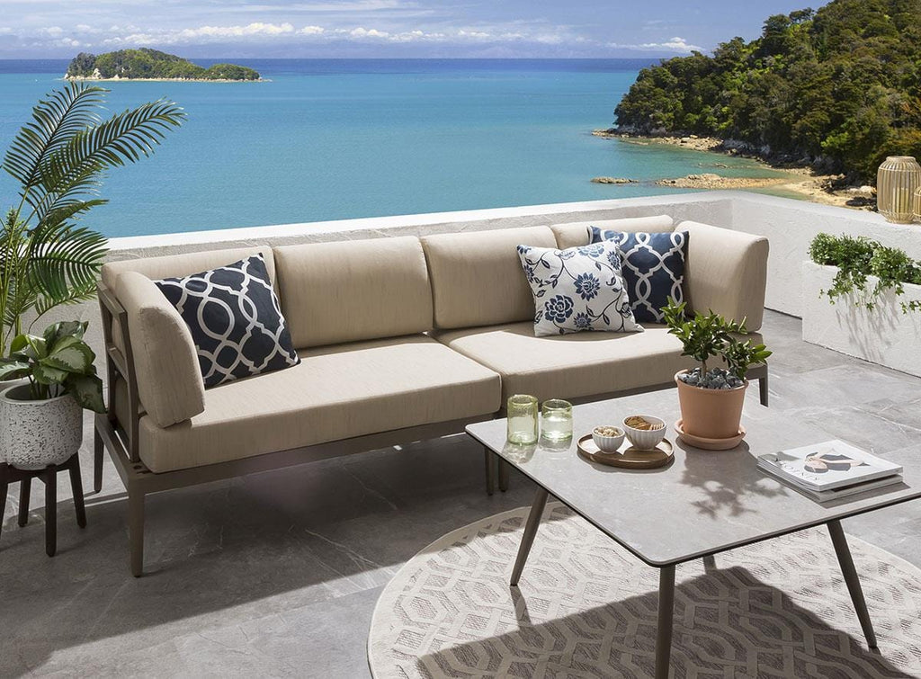 Ensemble de canapé de jardin modulaire Ada avec table basse beige 246x73cm S2